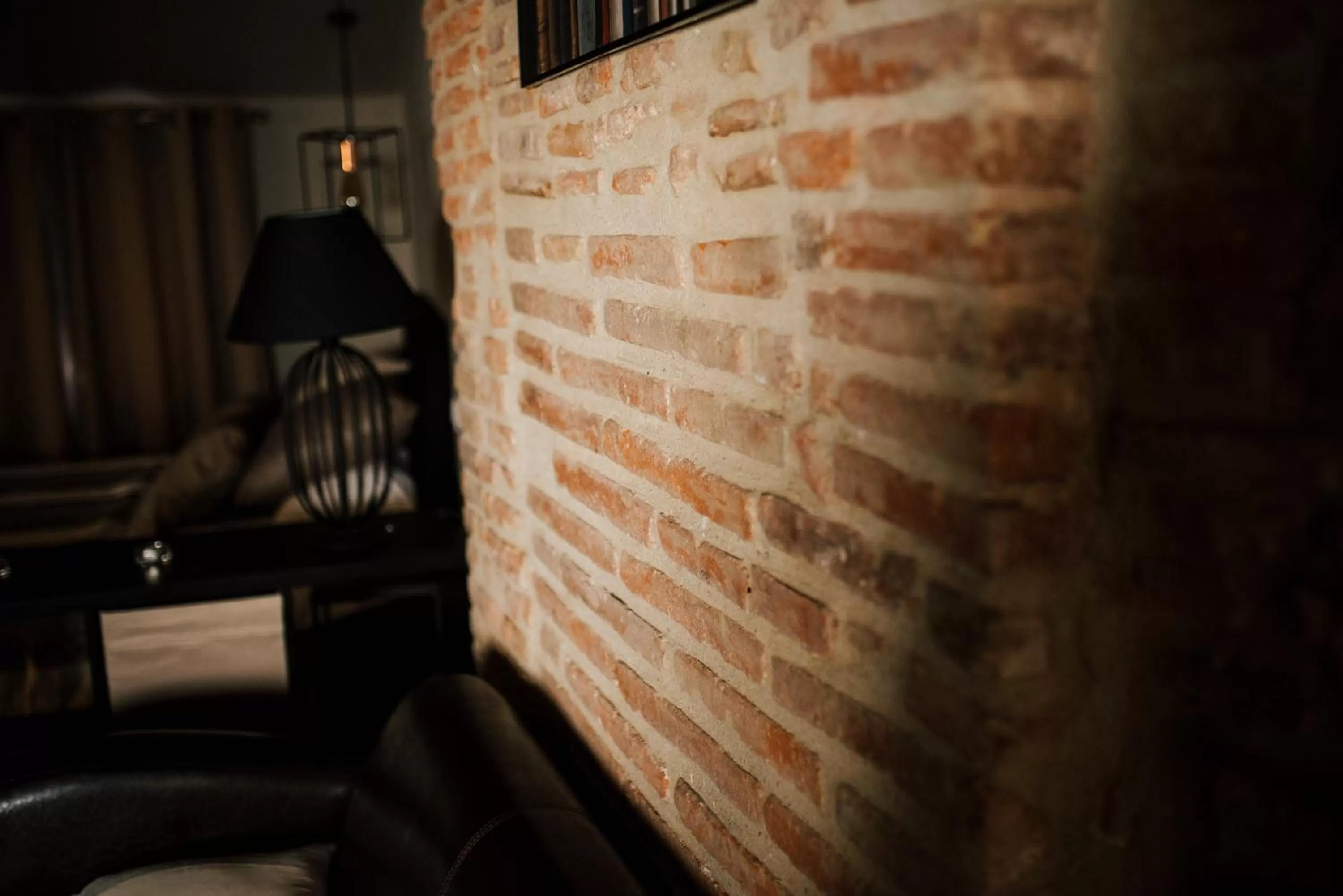 Living room in La Suite Romantique avec Jacuzzi au Cœur de Perpignan