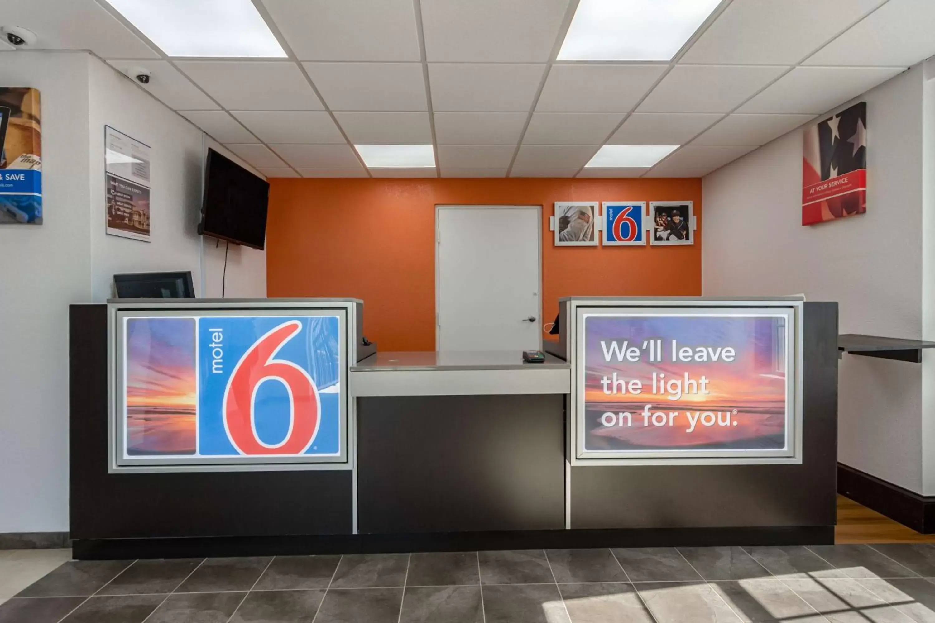 Property logo or sign in Motel 6-White, GA - Cartersville