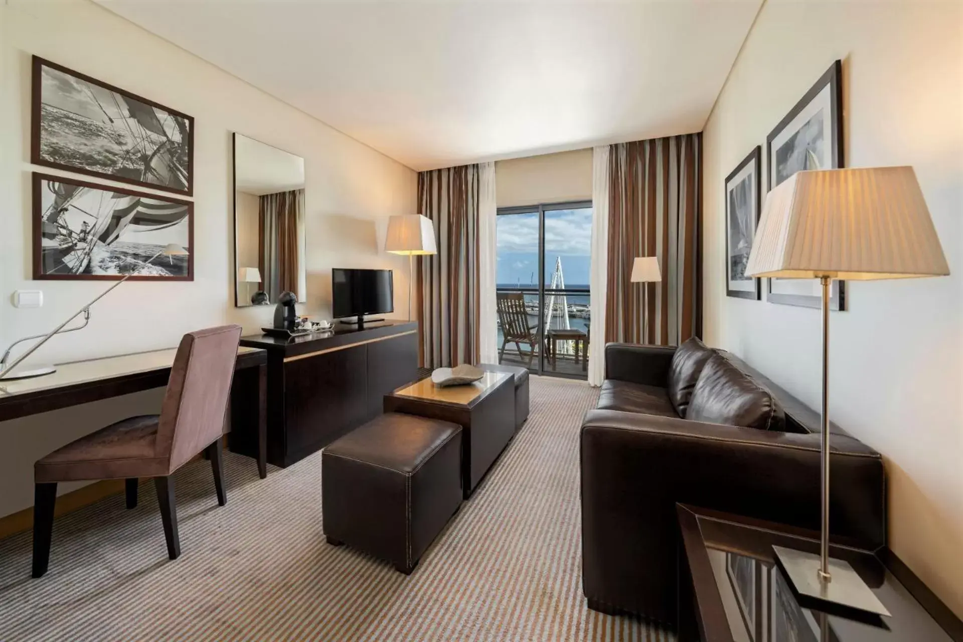 Bedroom, Seating Area in Hotel Marina Atlântico