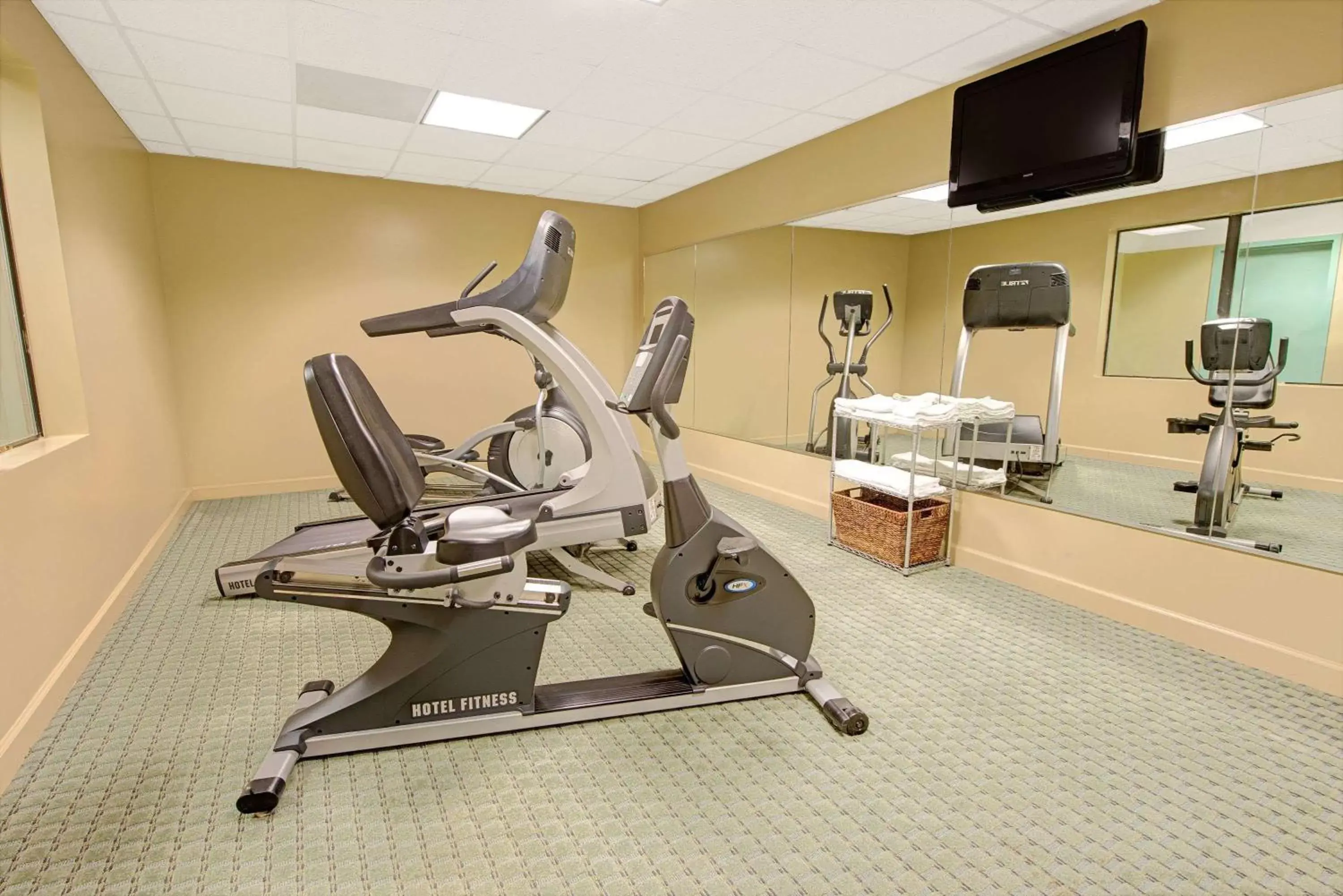 Fitness centre/facilities, Fitness Center/Facilities in Days Inn by Wyndham Downtown St. Louis