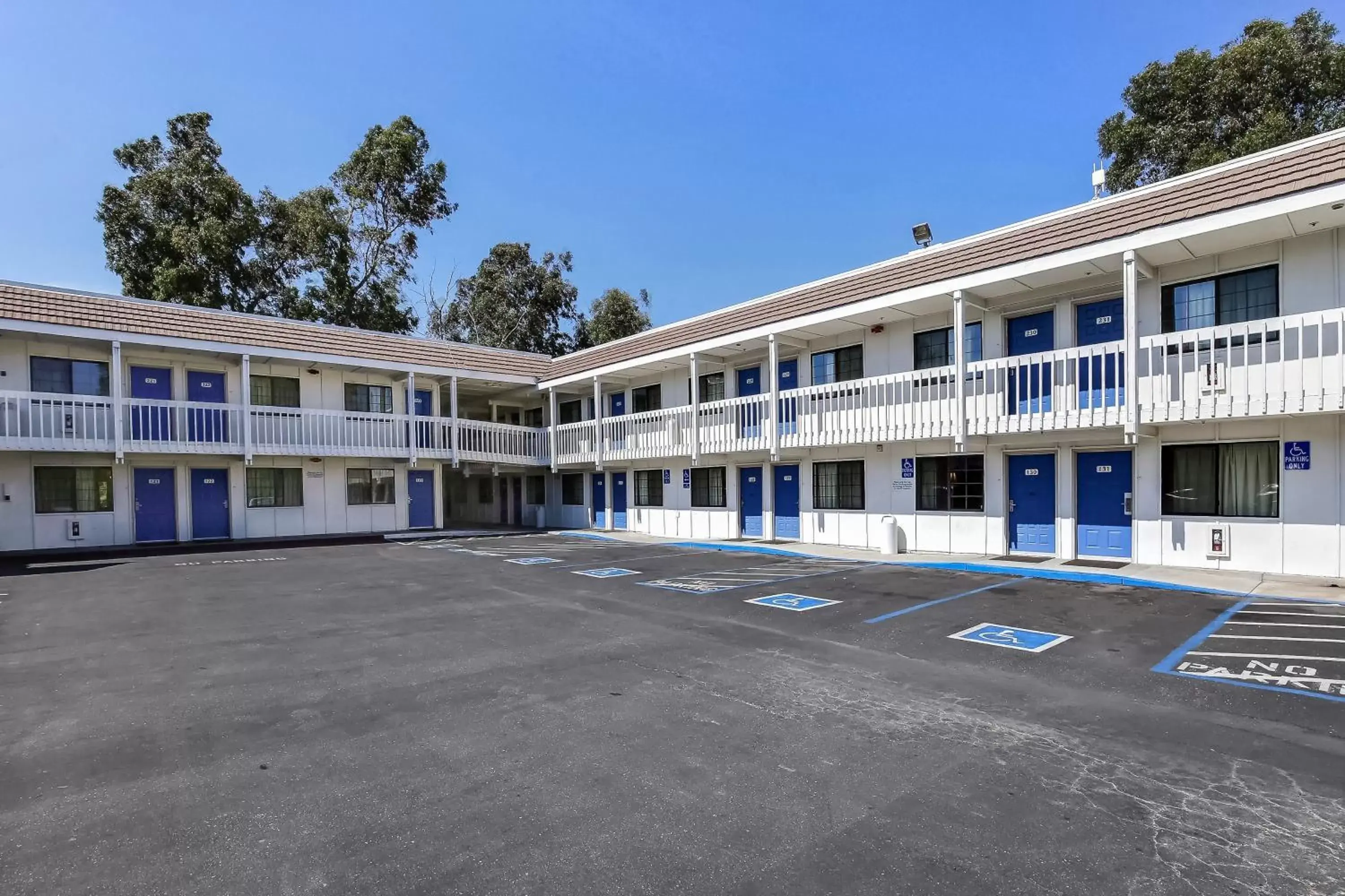 Facade/entrance, Property Building in Motel 6-Livermore, CA