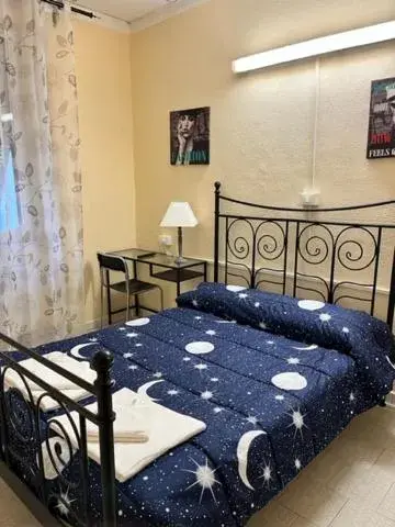 Bed in Albergo Fiorita