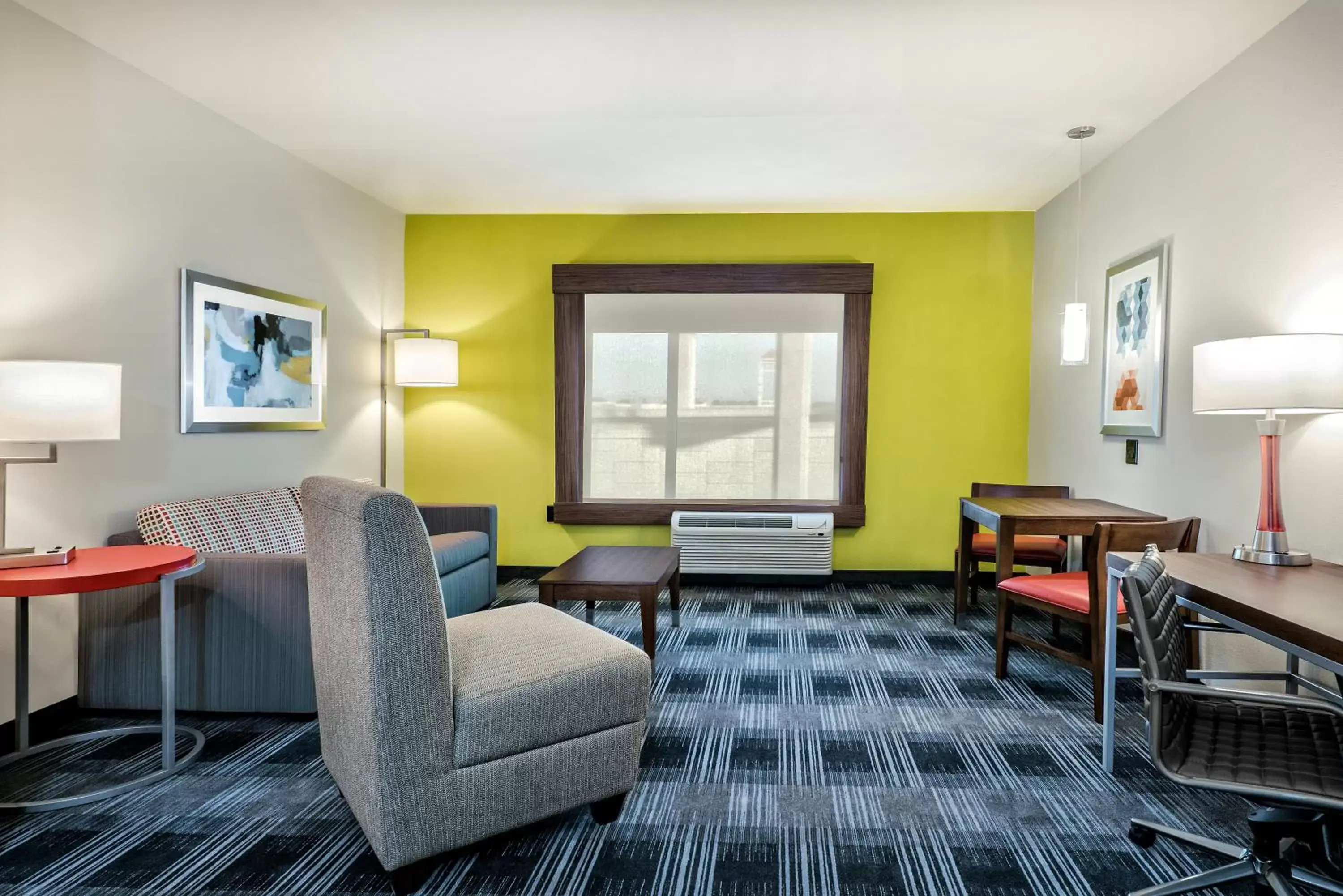 Photo of the whole room, Seating Area in Holiday Inn Express & Suites Round Rock Austin North, an IHG Hotel