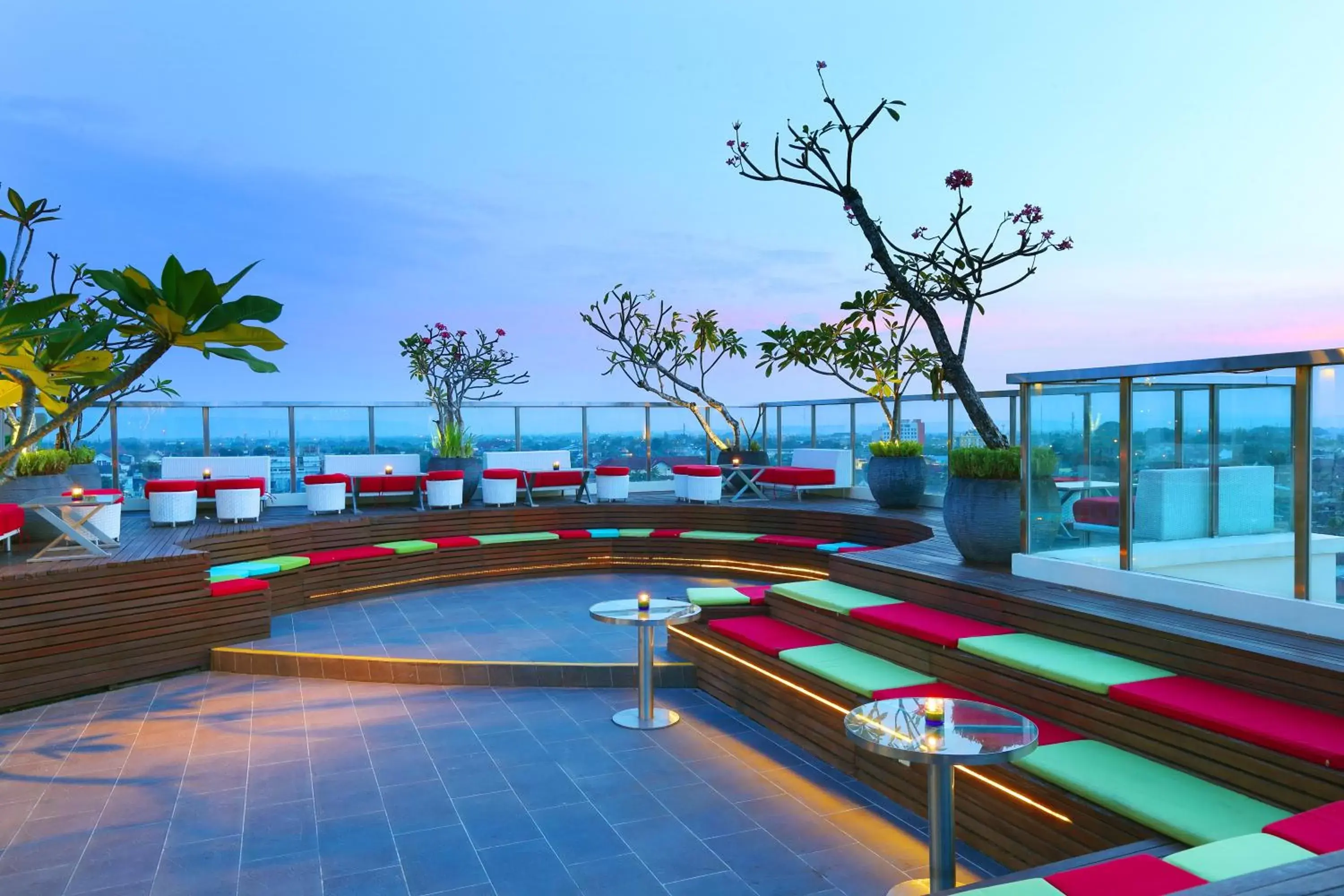 Lounge or bar, Swimming Pool in ibis Styles Yogyakarta