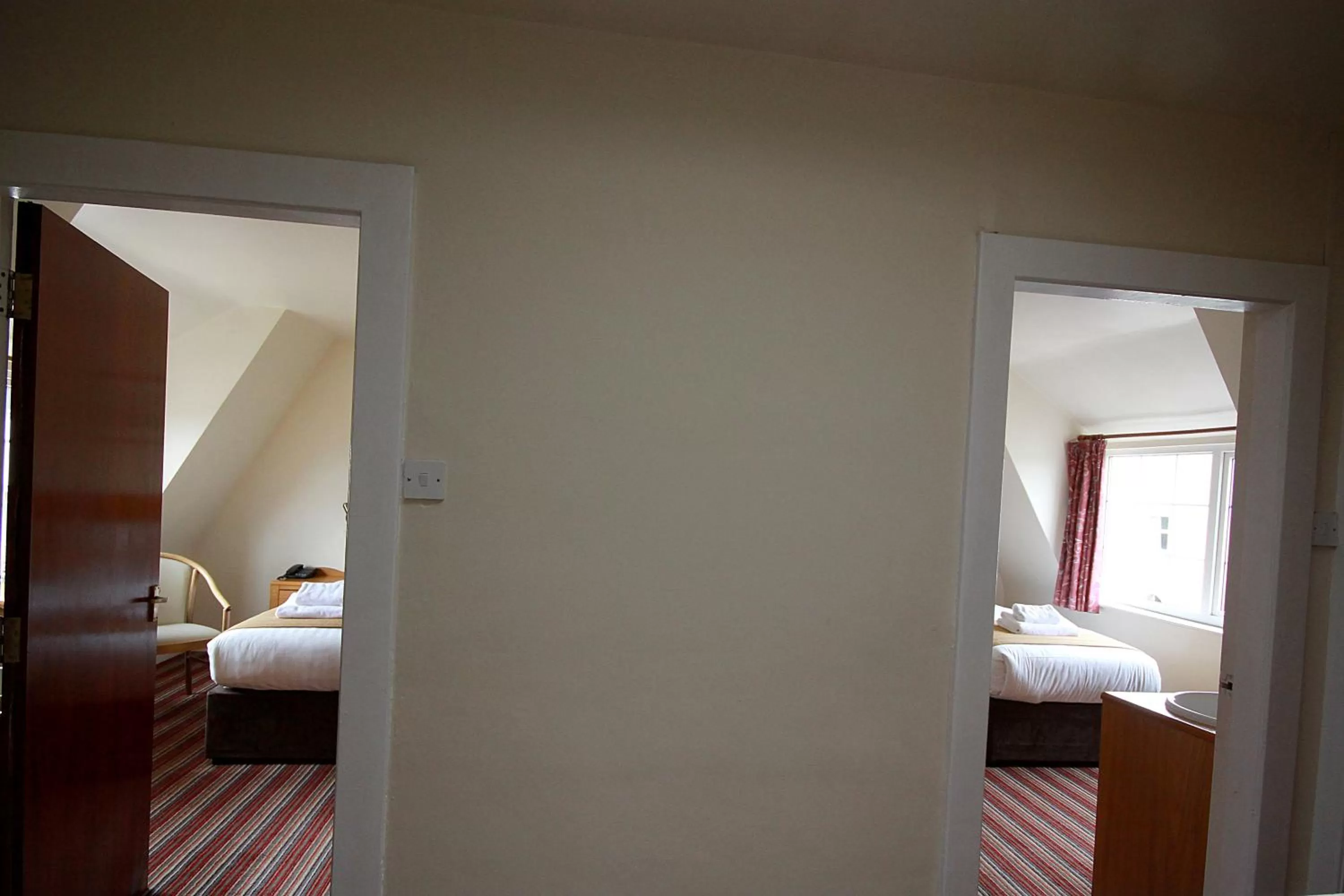 Bed in Belmore Court & Motel