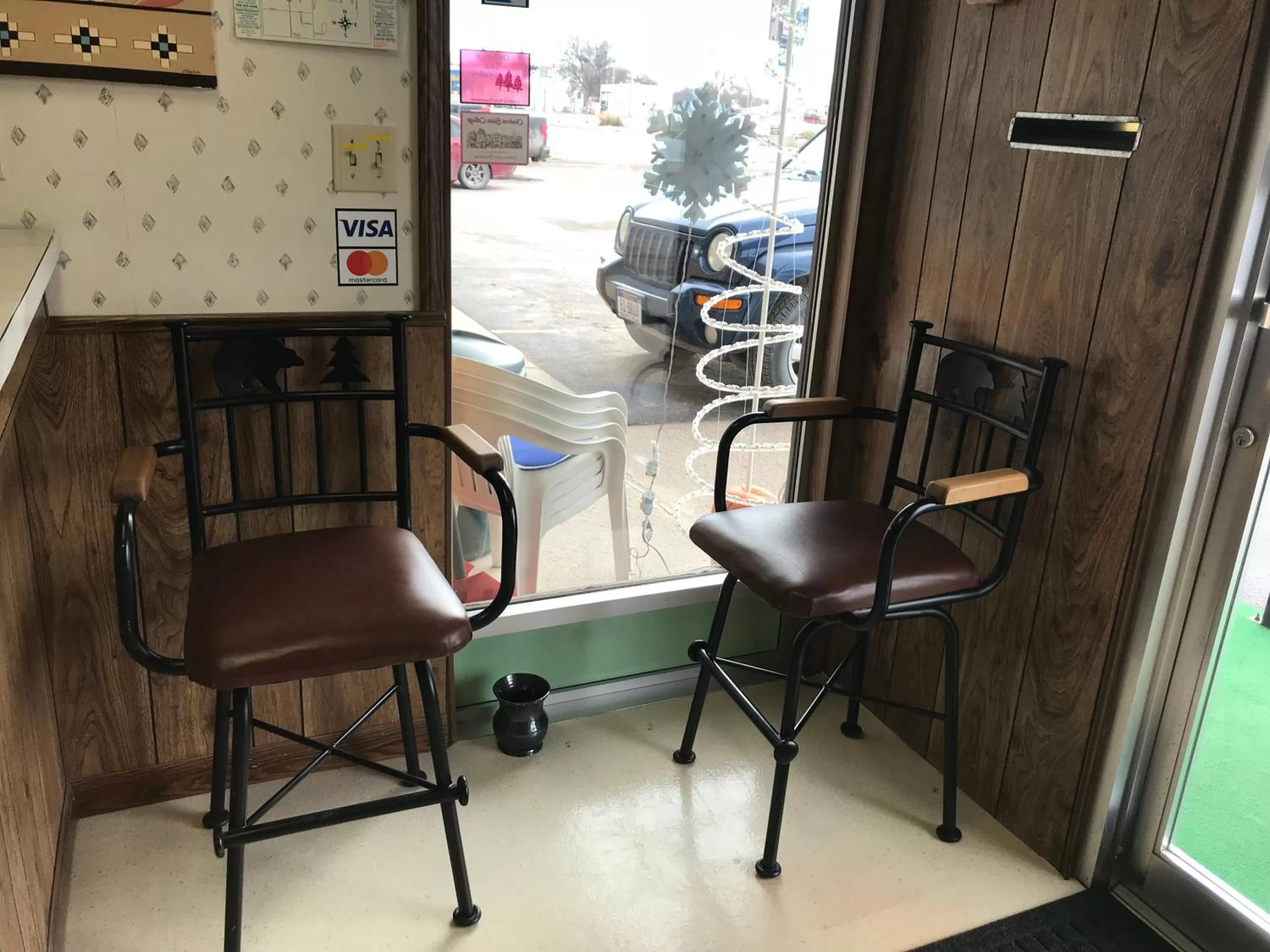 Winter in Motel Grand