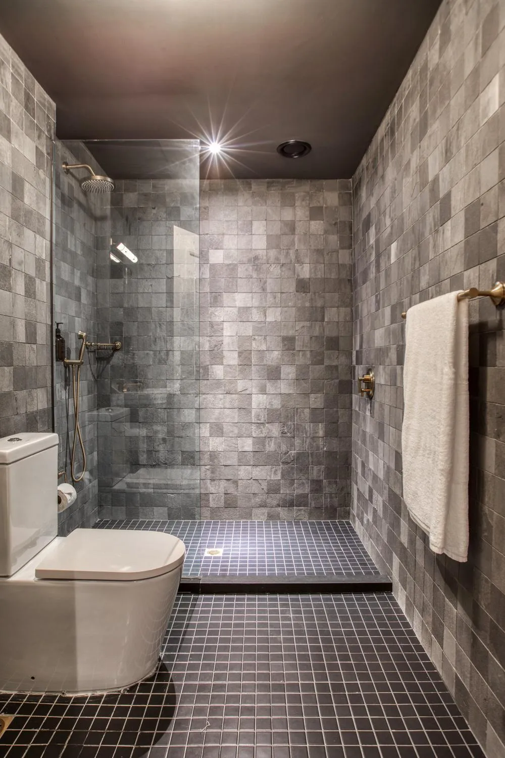 Shower in The Chow Kit - an Ormond Hotel