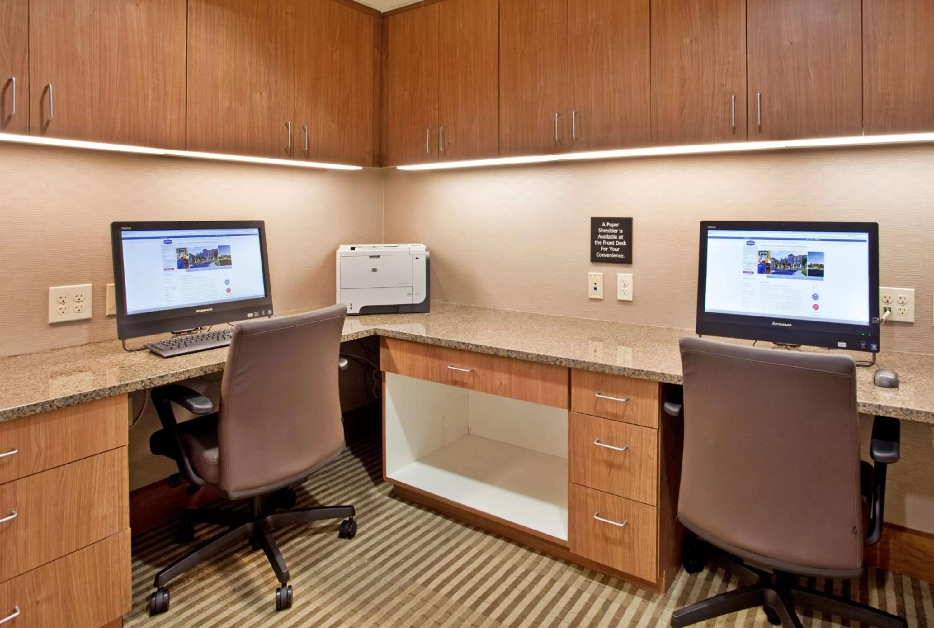 Business facilities in Hampton Inn & Suites Phoenix Glendale-Westgate