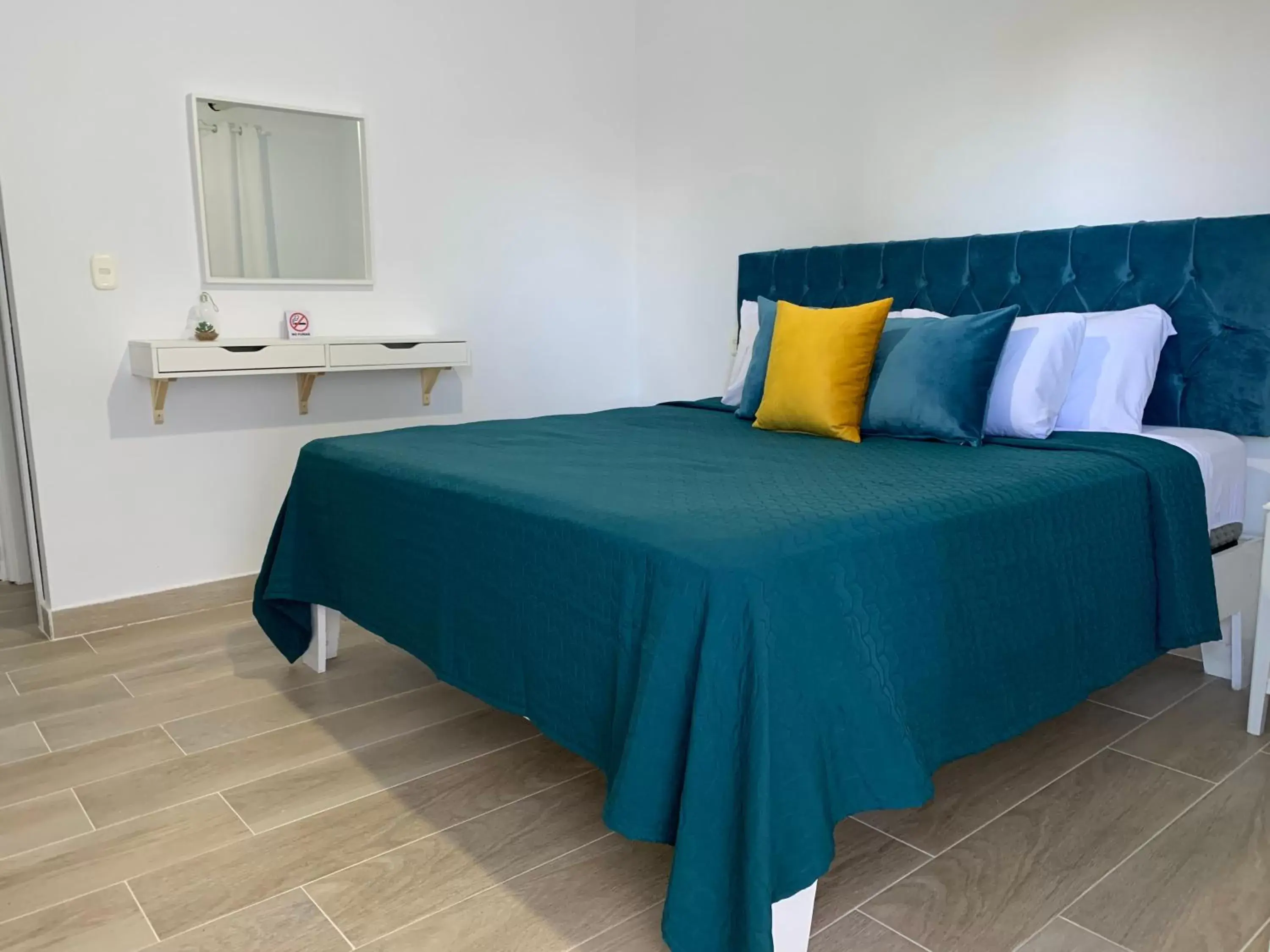 Bedroom, Bed in Hotel Capriccio Mare y Restaurante