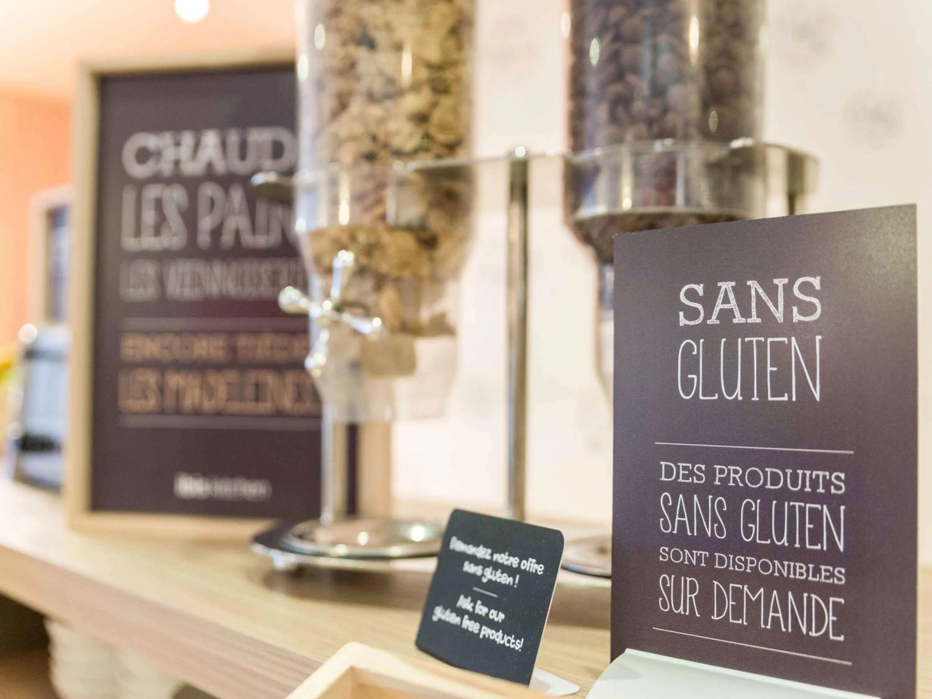 Restaurant/places to eat in ibis Paris Vanves Parc des Expositions