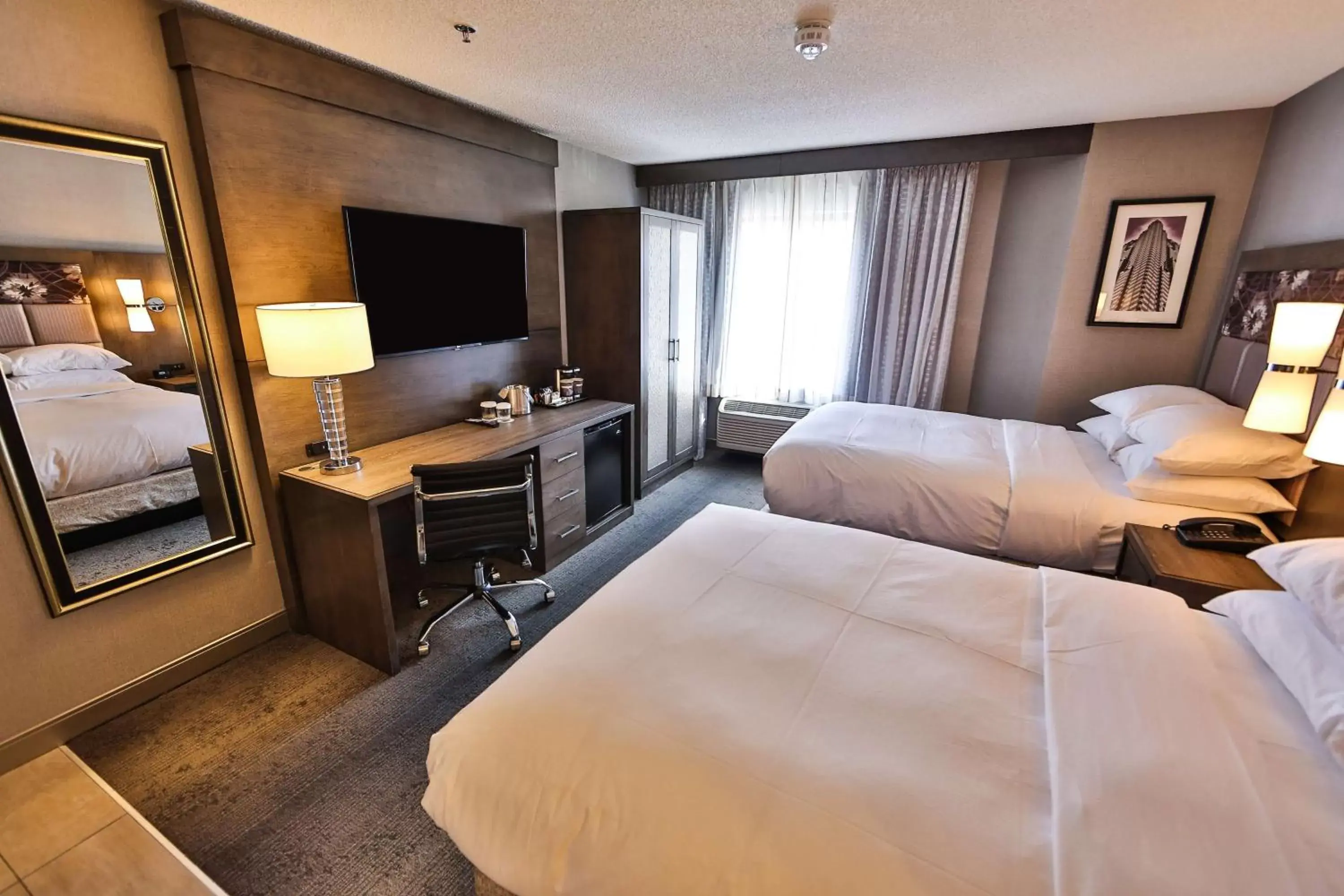 Bedroom, Bed in DoubleTree by Hilton Atlanta Alpharetta-Windward