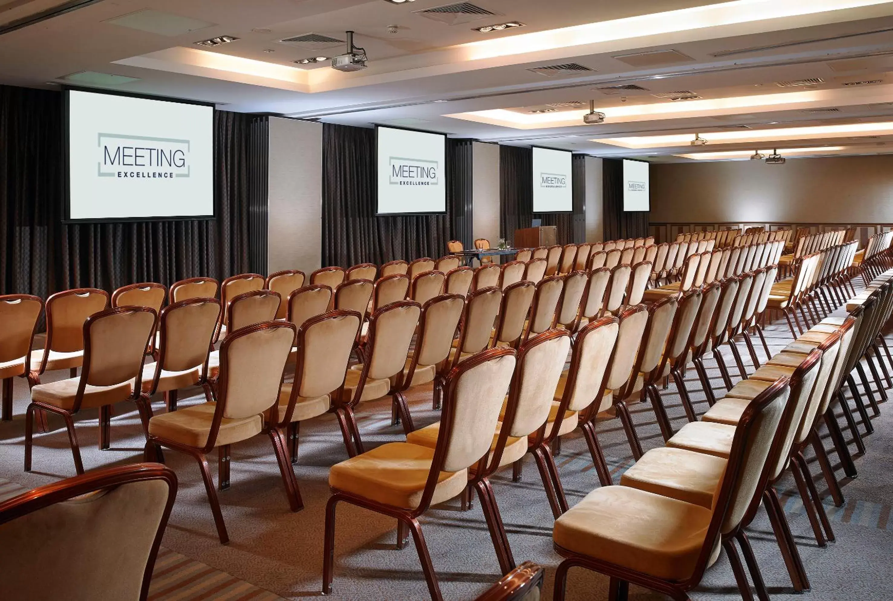 Meeting/conference room in Camden Court Hotel