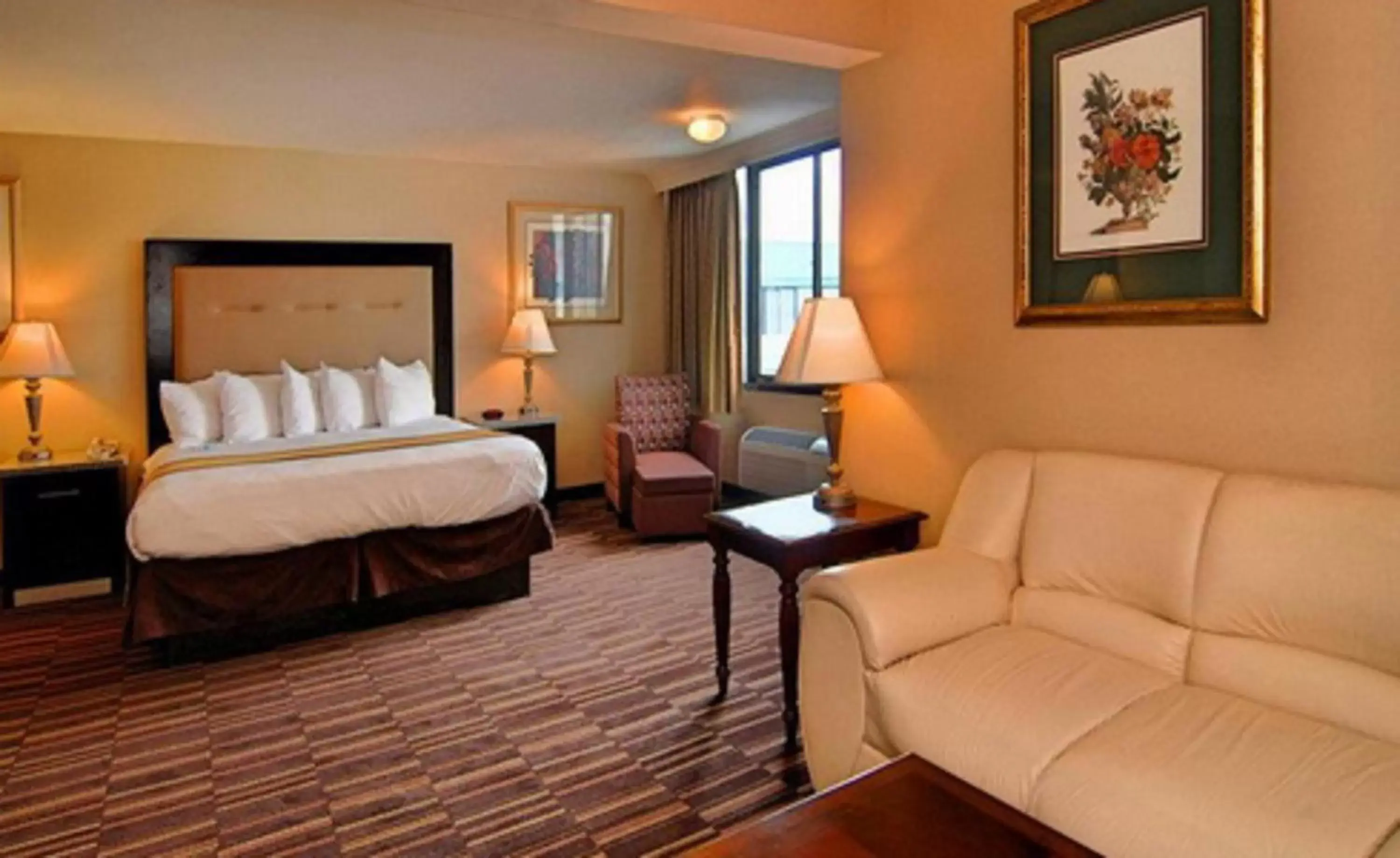 Bed in Best Western Atlantic City Hotel