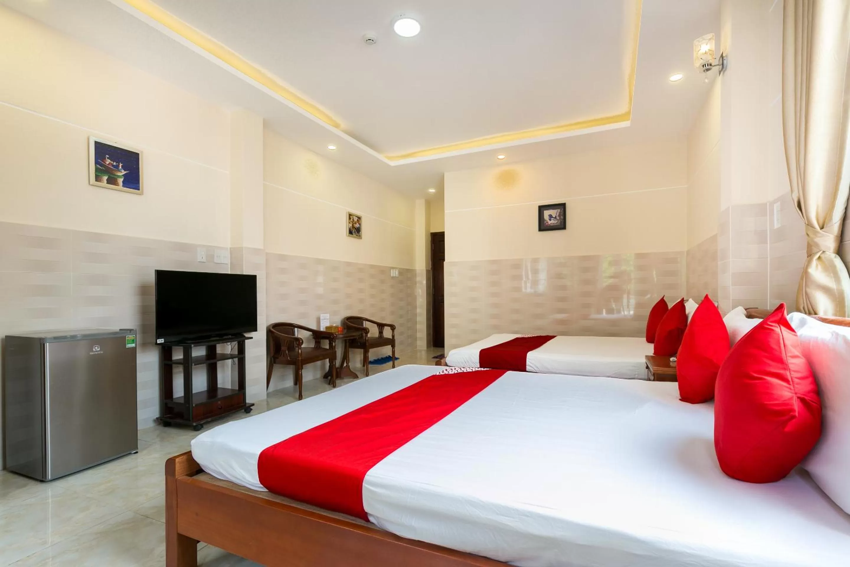 Photo of the whole room, Bed in Ngoc Linh Hotel
