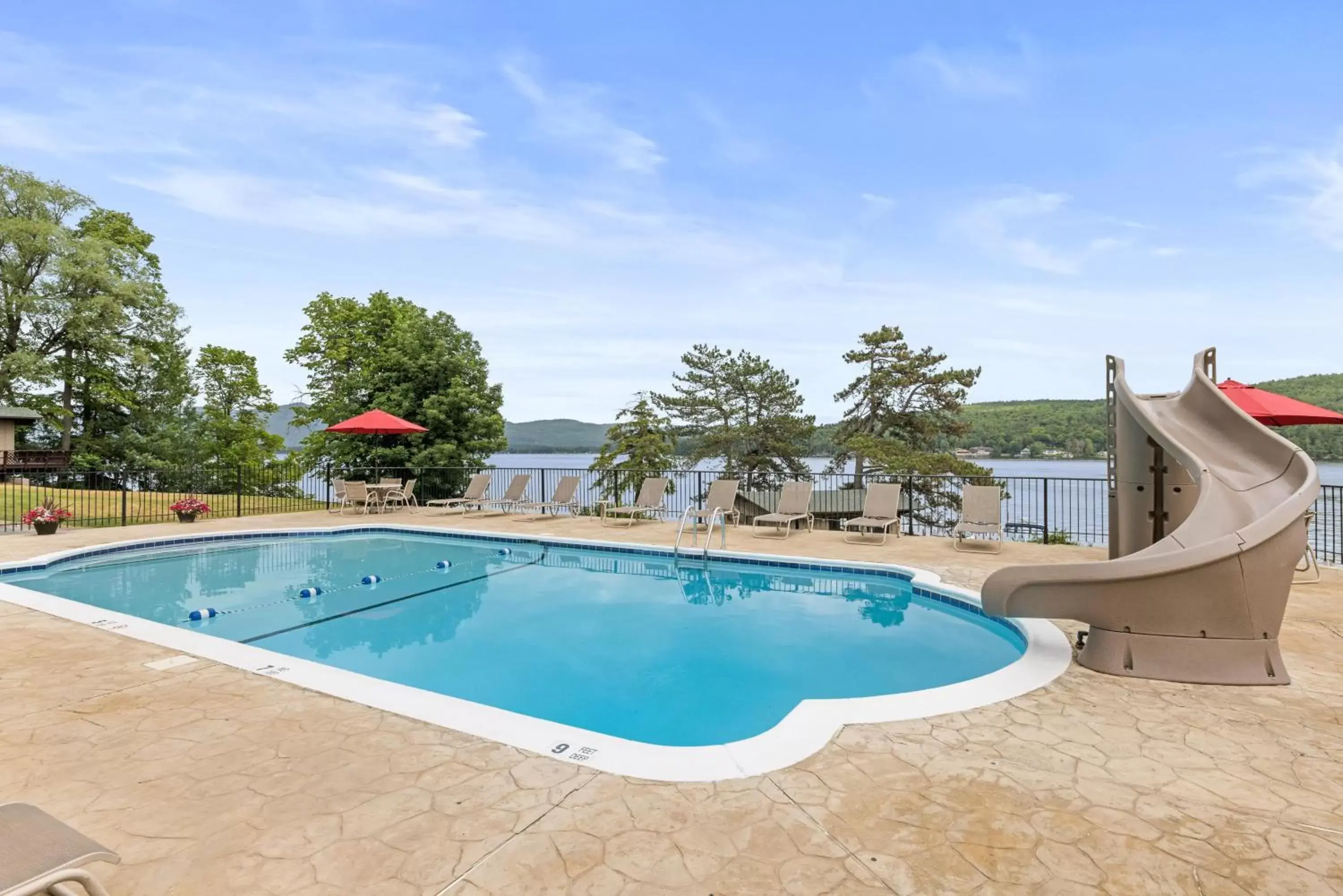 Swimming Pool in Sun Castle Resort