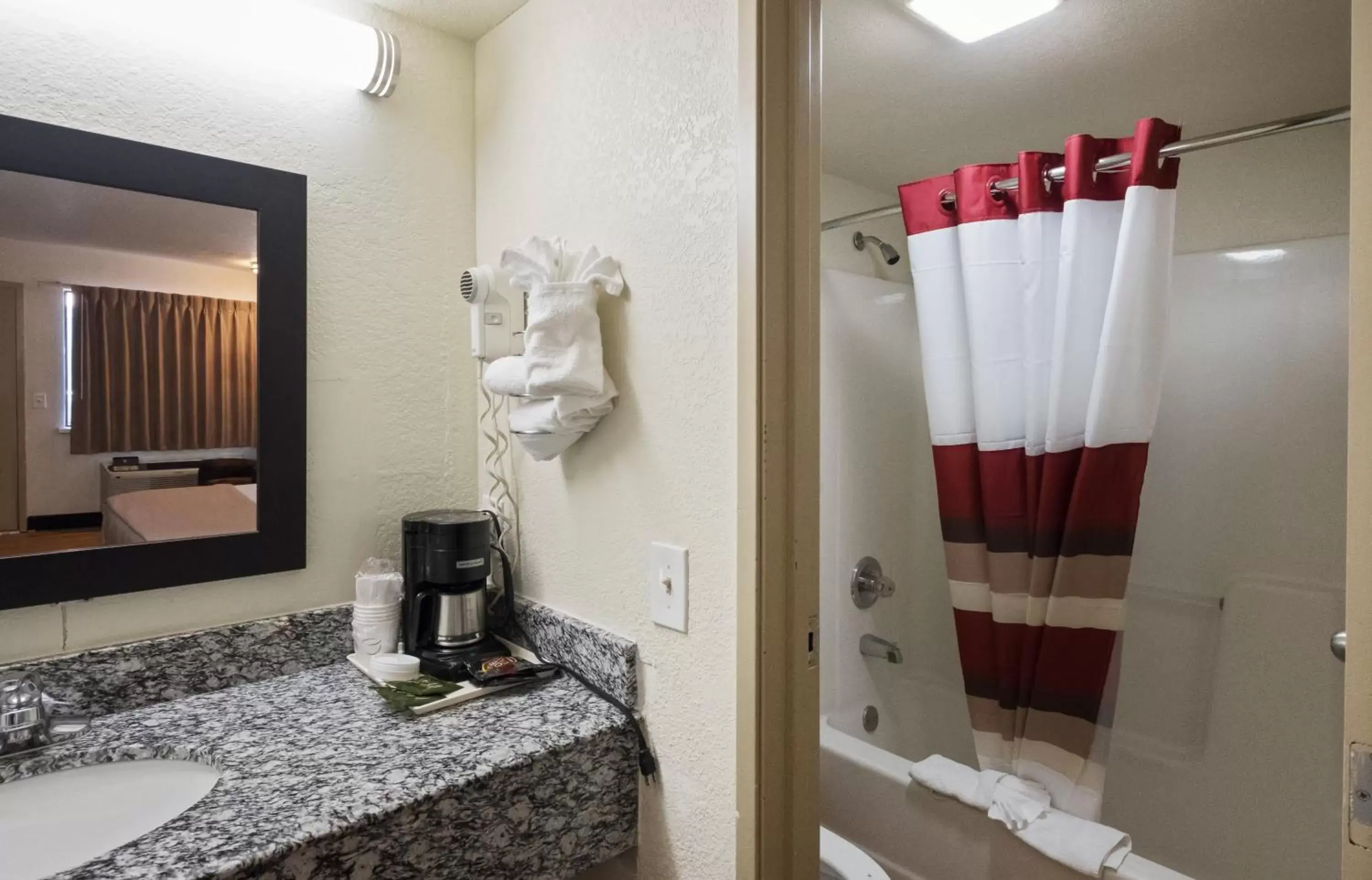 Bathroom in Red Roof Inn Oklahoma Airport I 40 W Fairgrounds