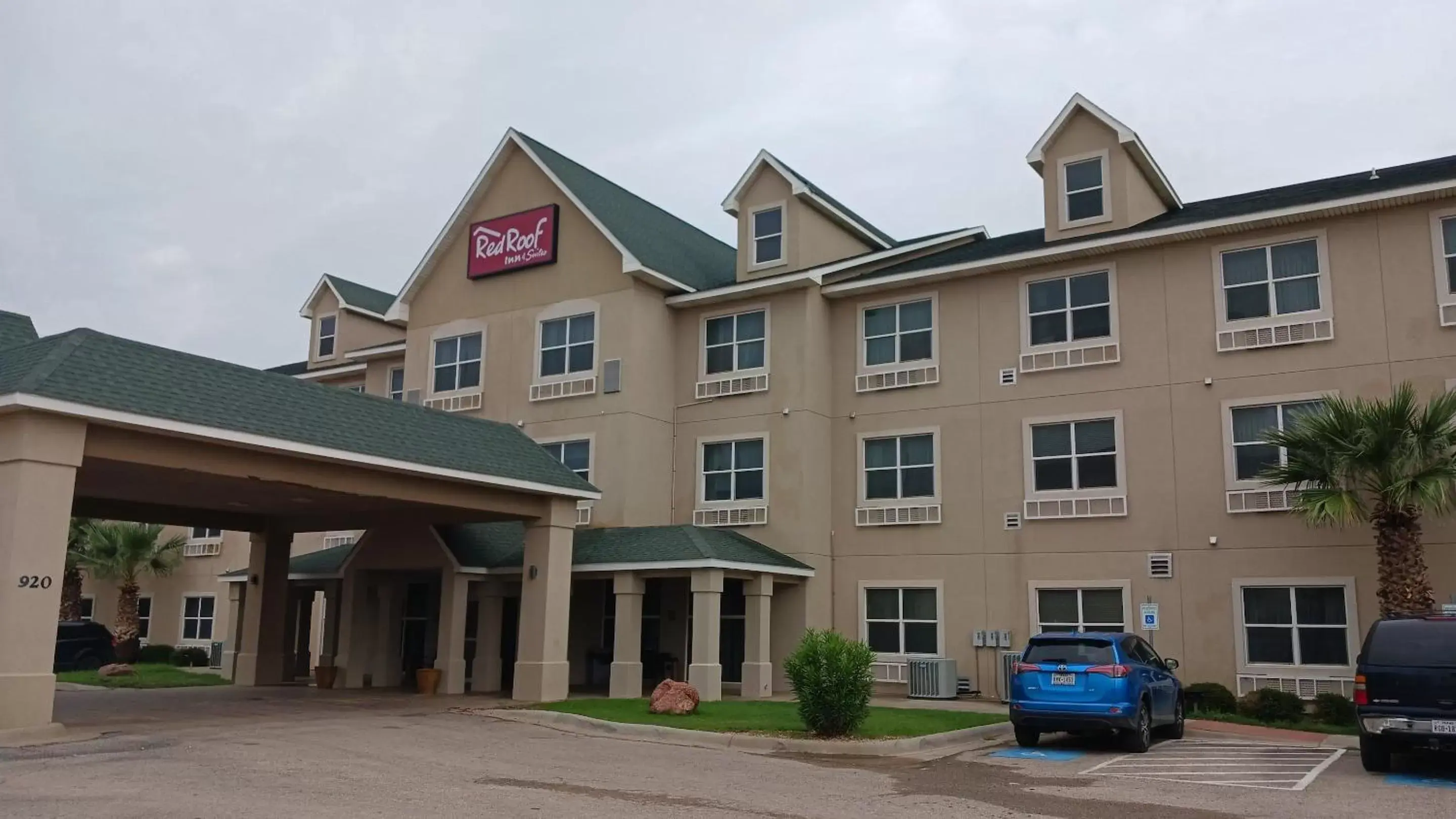 Property Building in Red Roof Inn & Suites Midland