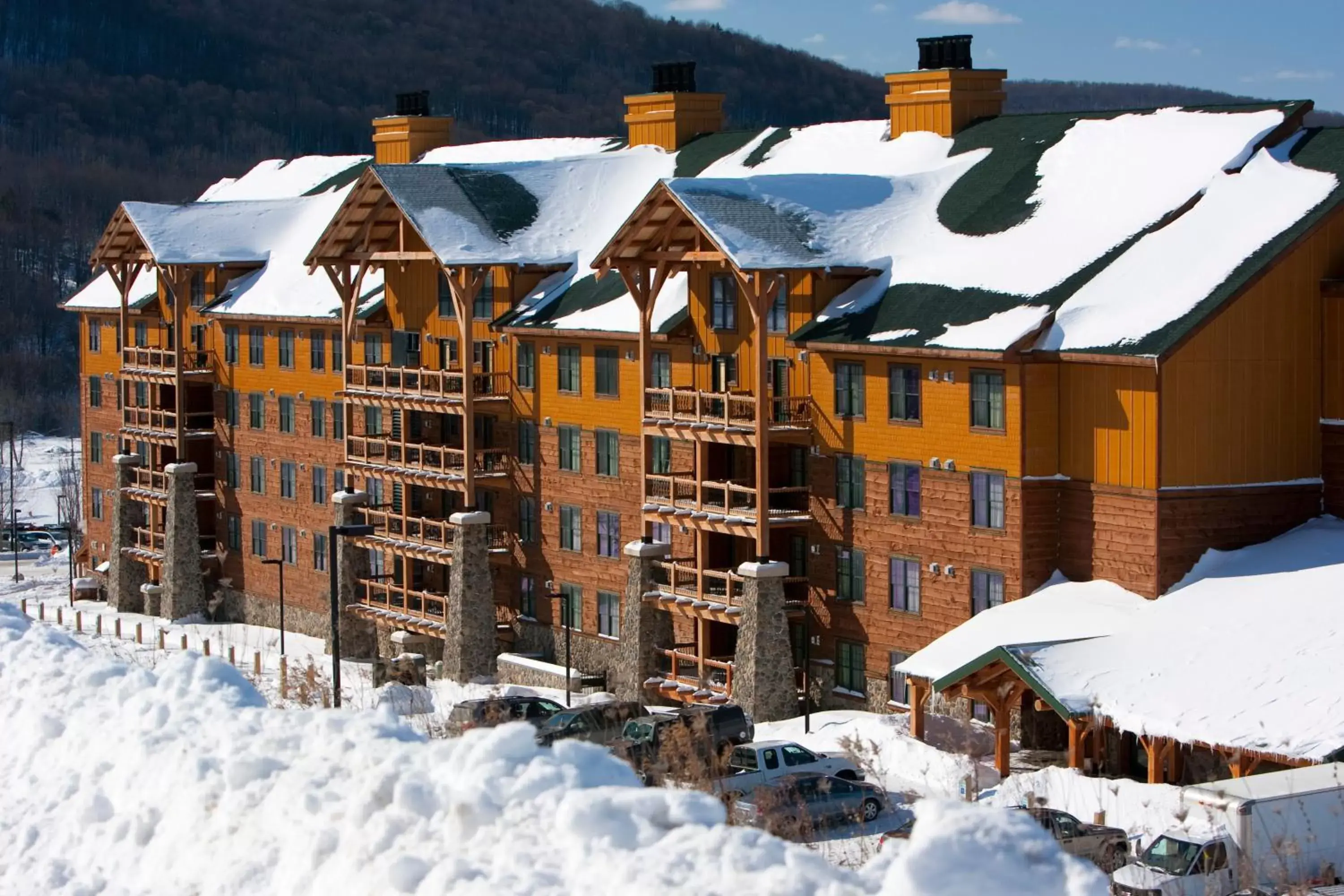 Property building, Winter in Hope Lake Lodge & Indoor Waterpark