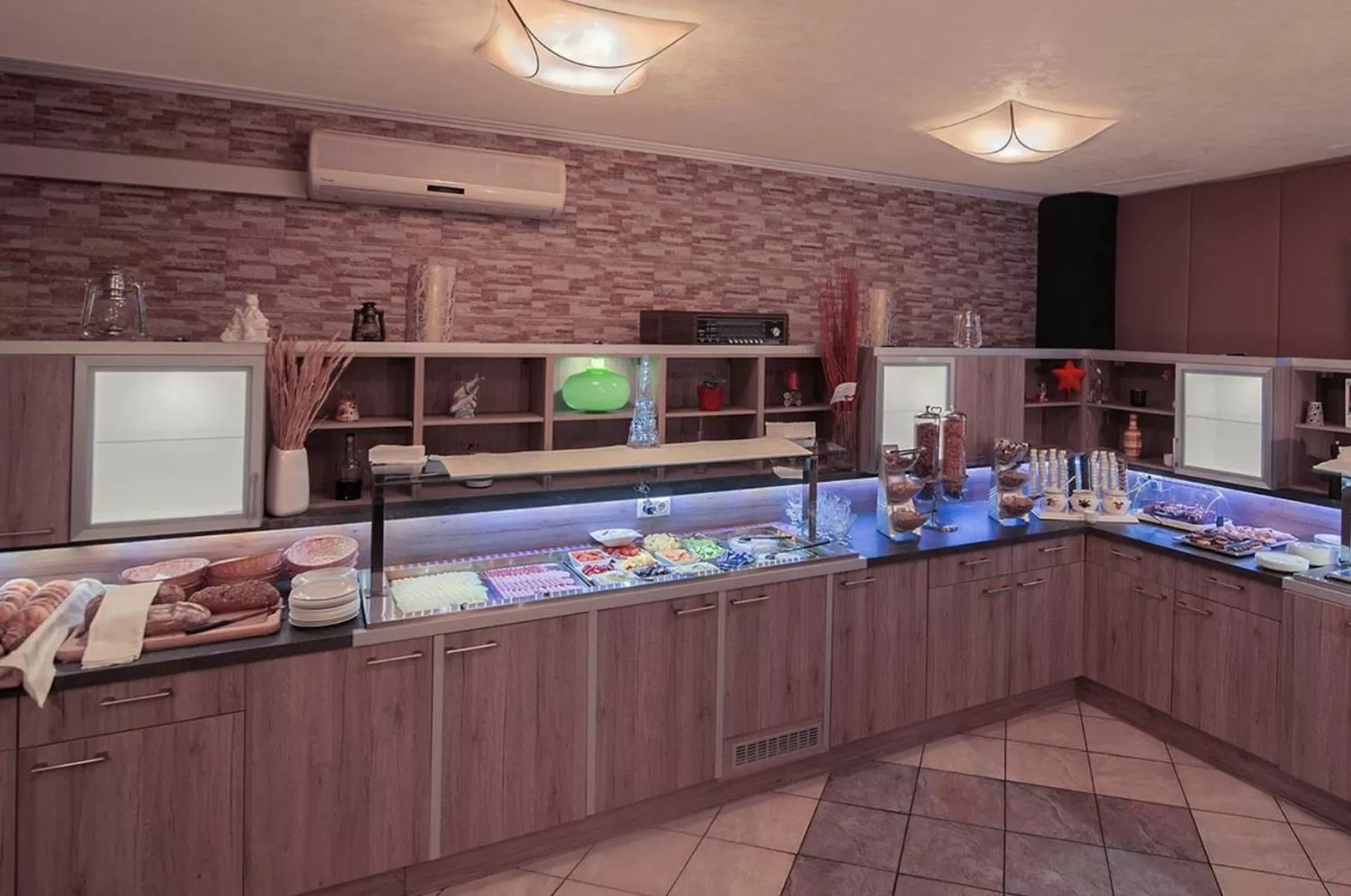 Buffet breakfast in Hotel Kufsteinerhof