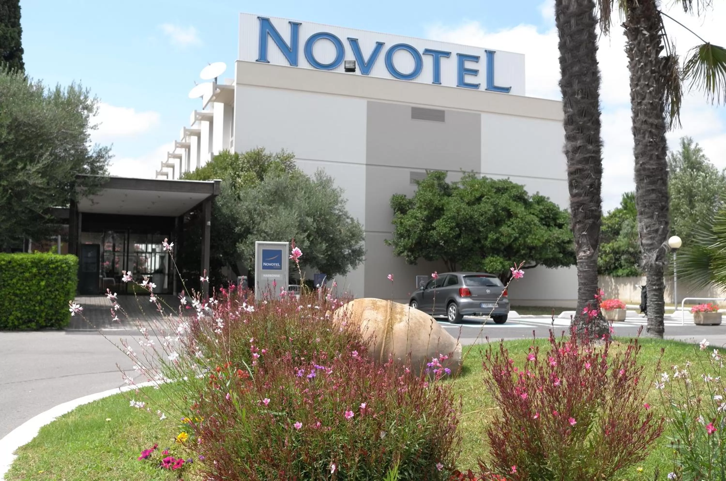 Facade/entrance in Novotel Narbonne Sud A9/A61