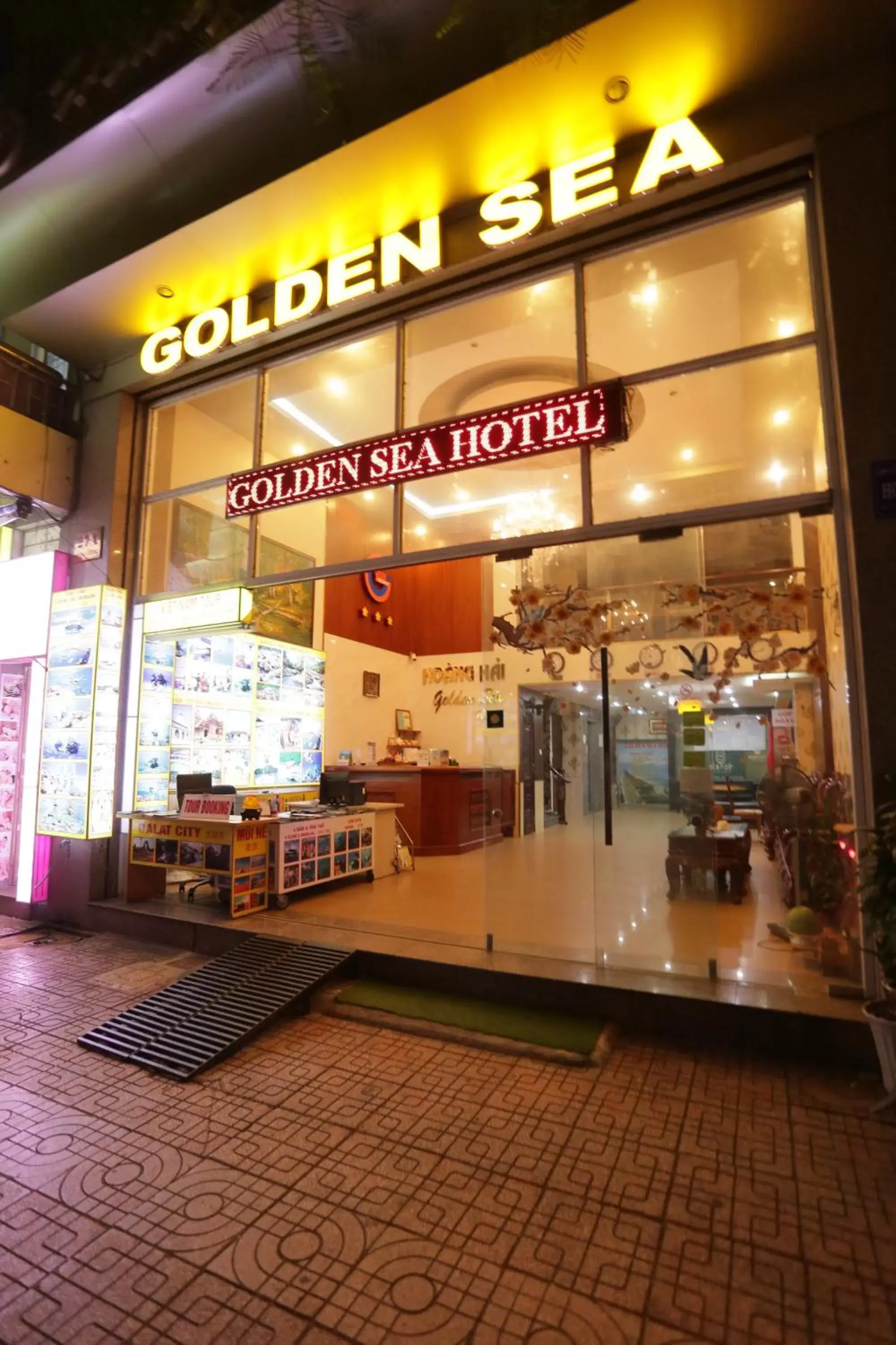 Facade/entrance in Golden Sea Hotel