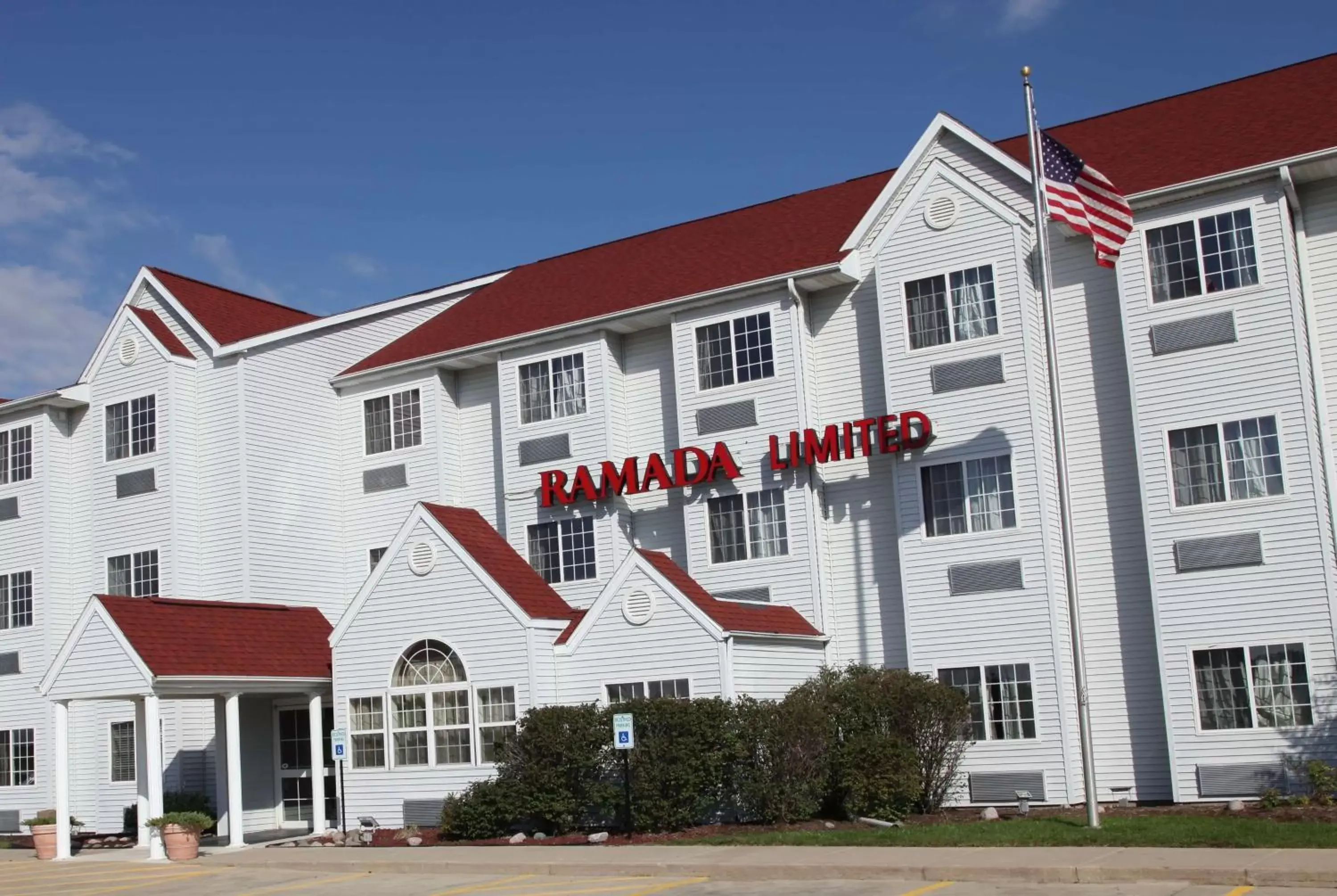 Property Building in Ramada Limited and Suites Bloomington