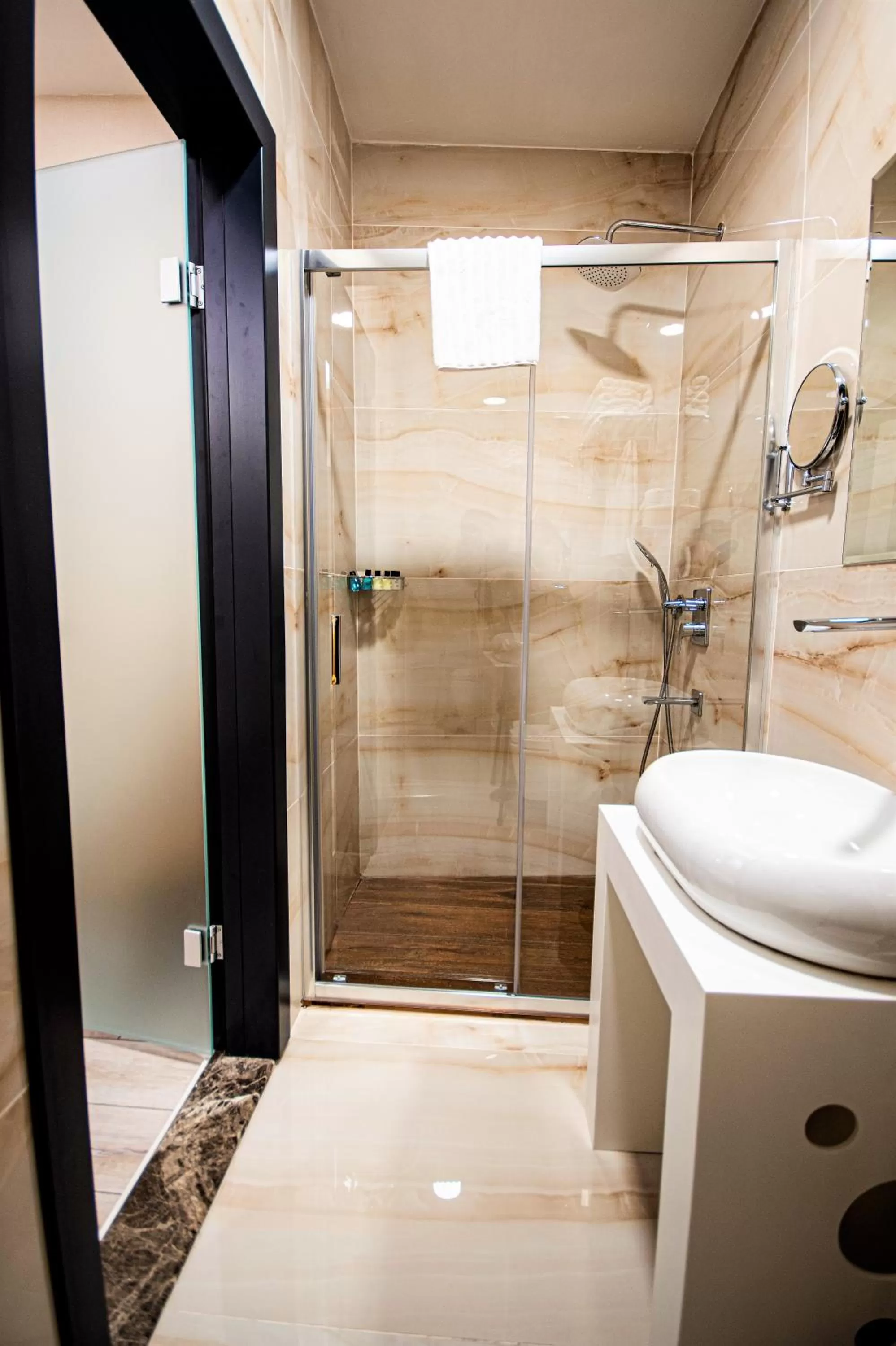 Shower in Boss Hotel Sultanahmet