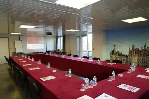 Meeting/conference room in The Originals City, Hotel La Terrasse, Tours Nord (Inter-Hotel)