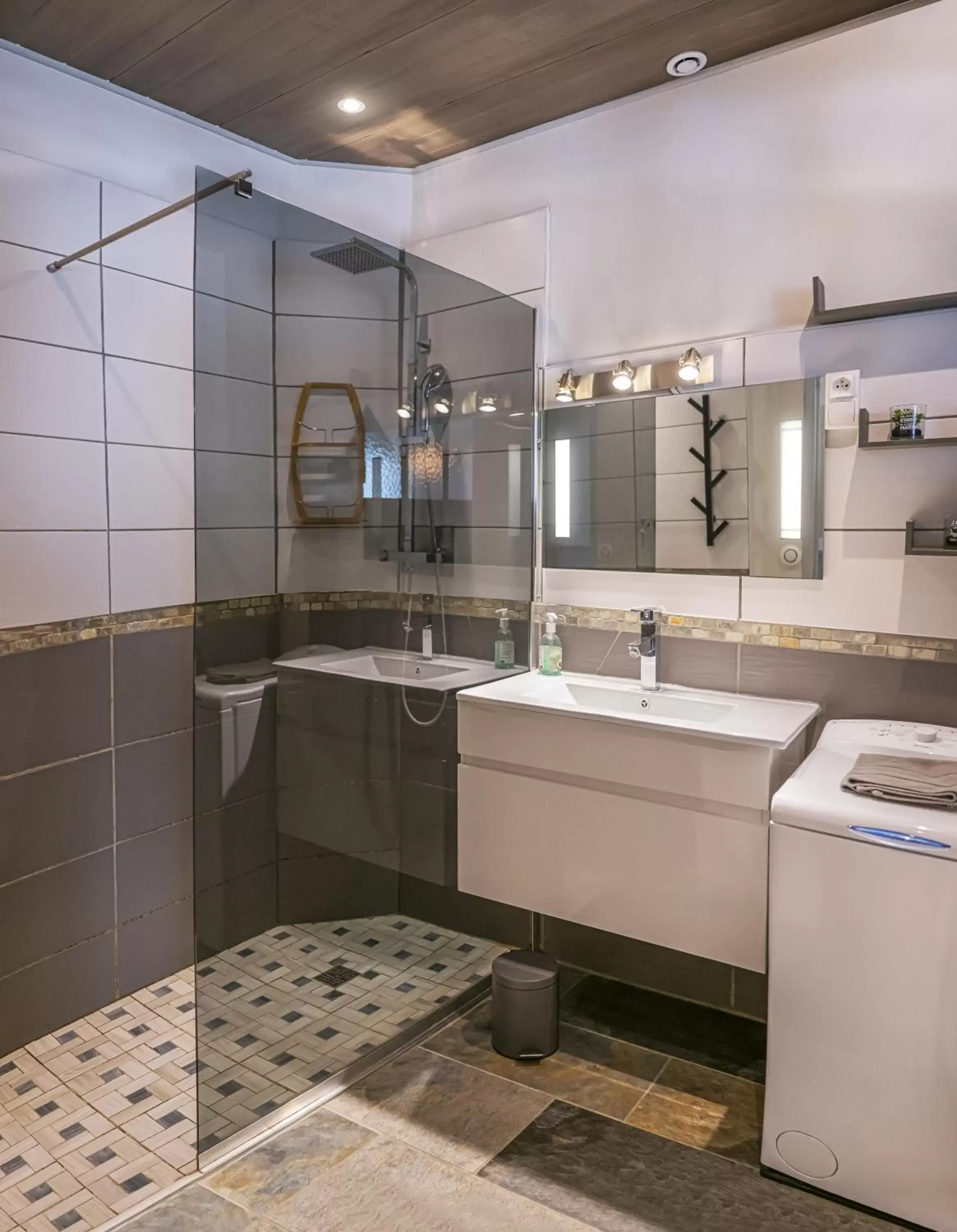 Bathroom in Chambre d'hôte et gîte chez Thomas et John