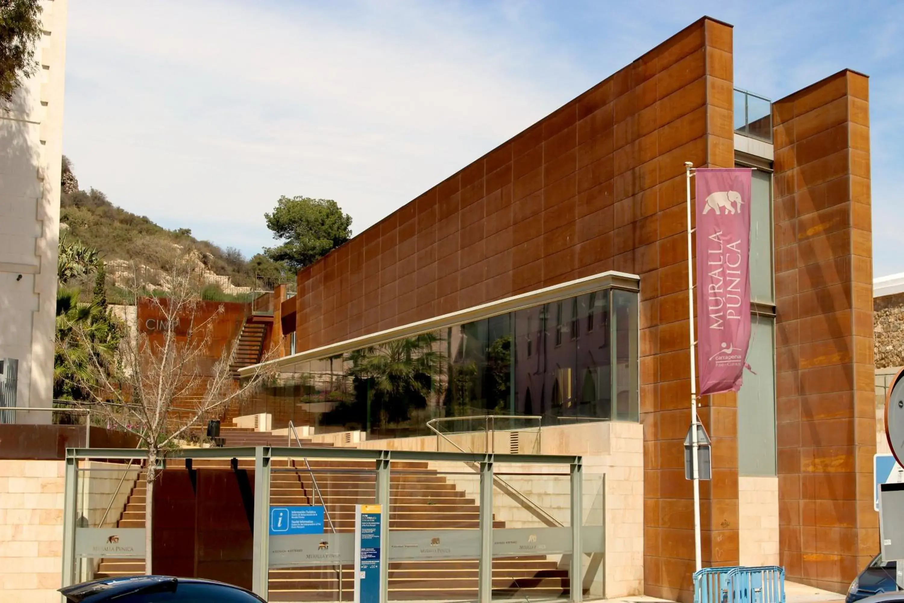 Street view, Property Building in Hotel Los Habaneros