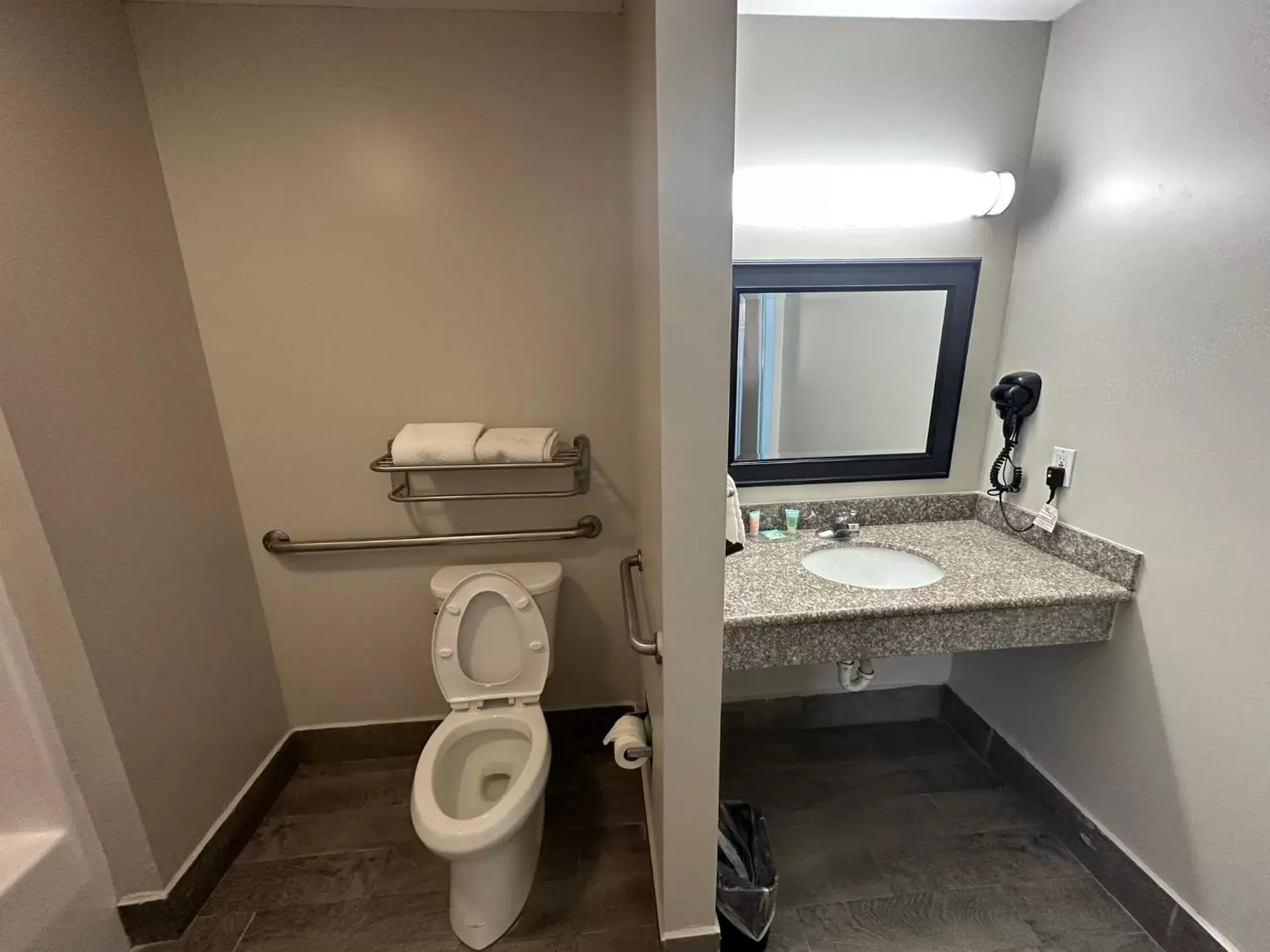 Toilet, Bathroom in Super 8 by Wyndham Ocean Springs Biloxi