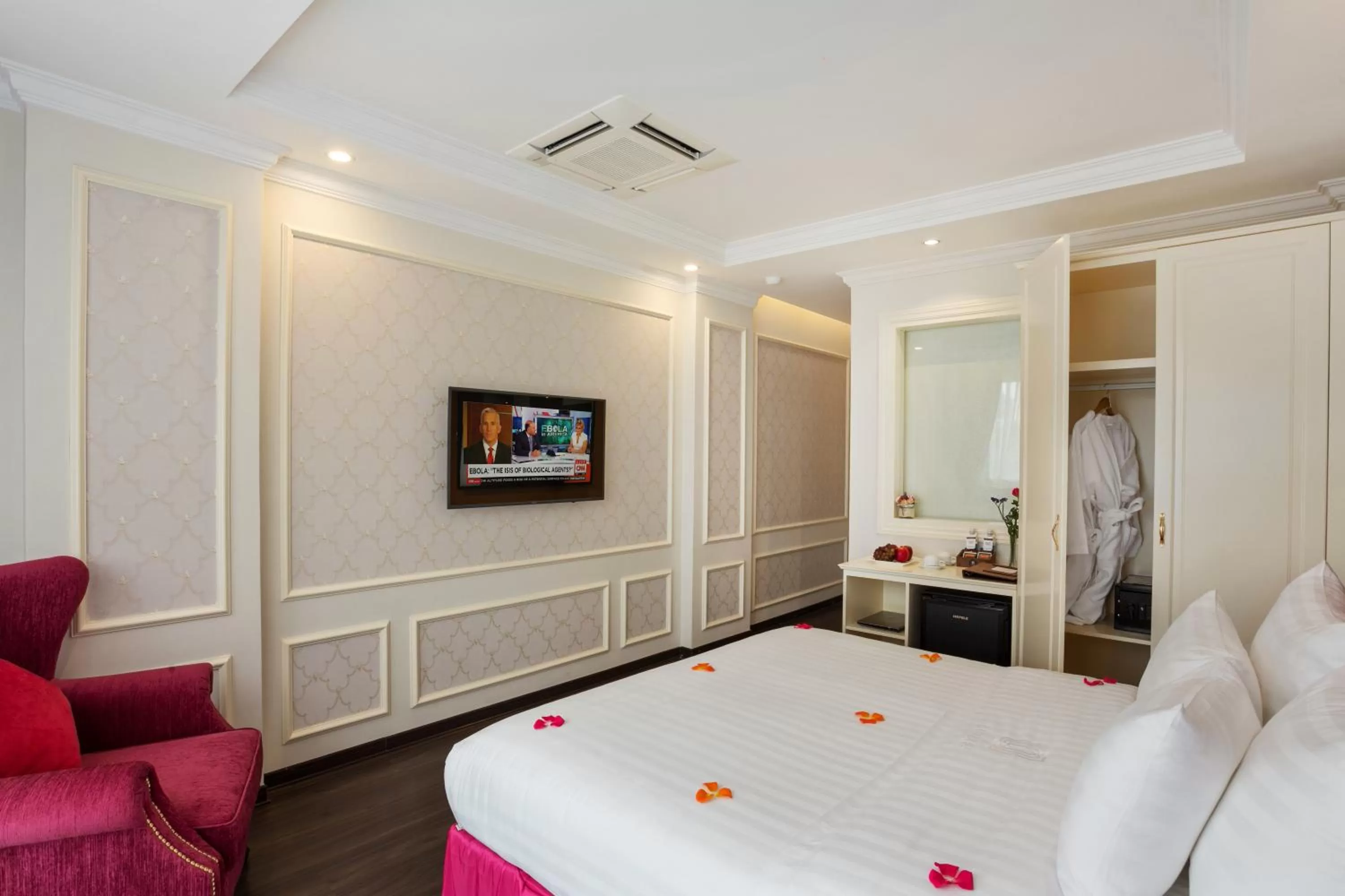 Bedroom, Bed in Luxury Old Quarter Hotel & Gym