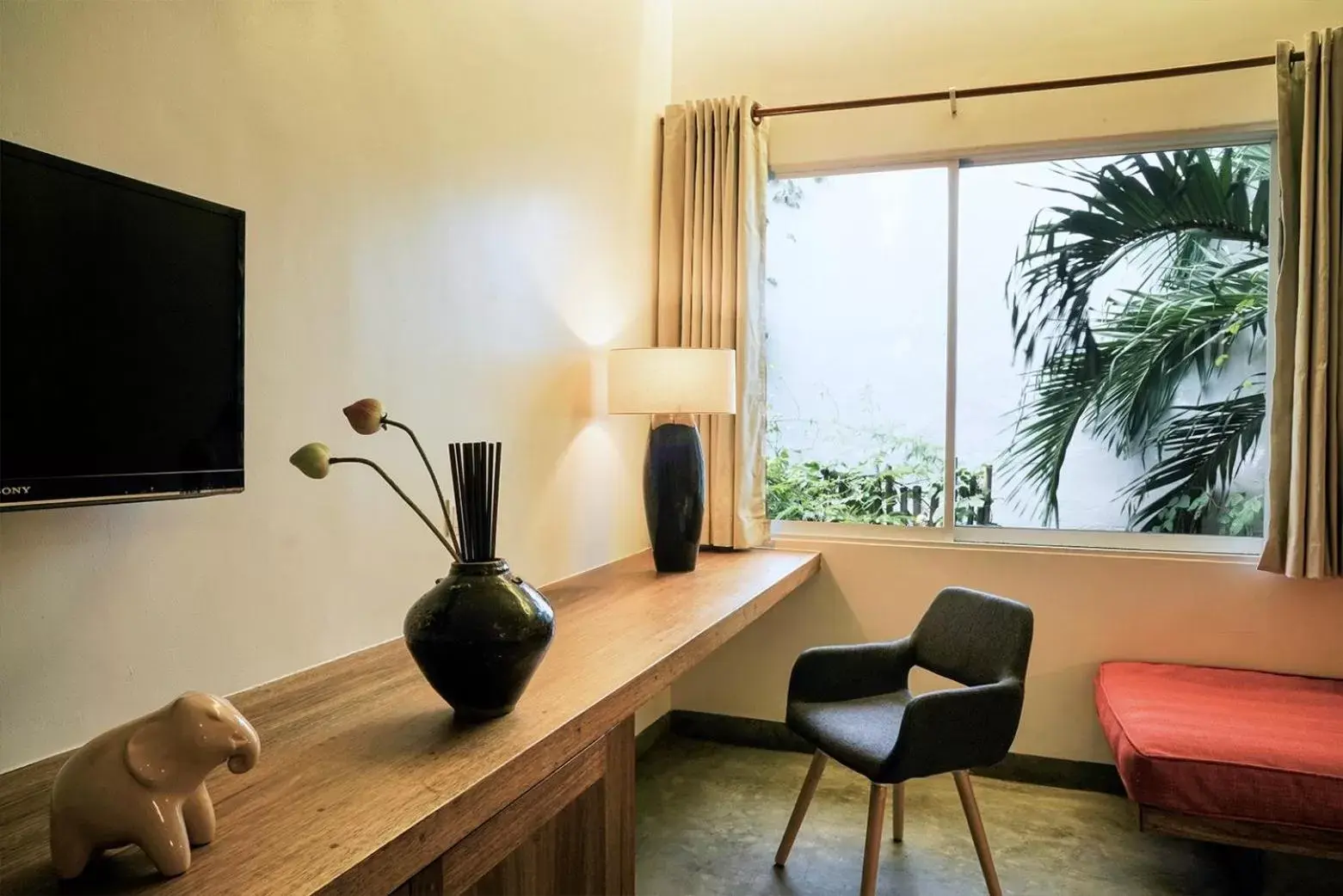 Seating area, TV/Entertainment Center in Rambutan Resort – Phnom Penh