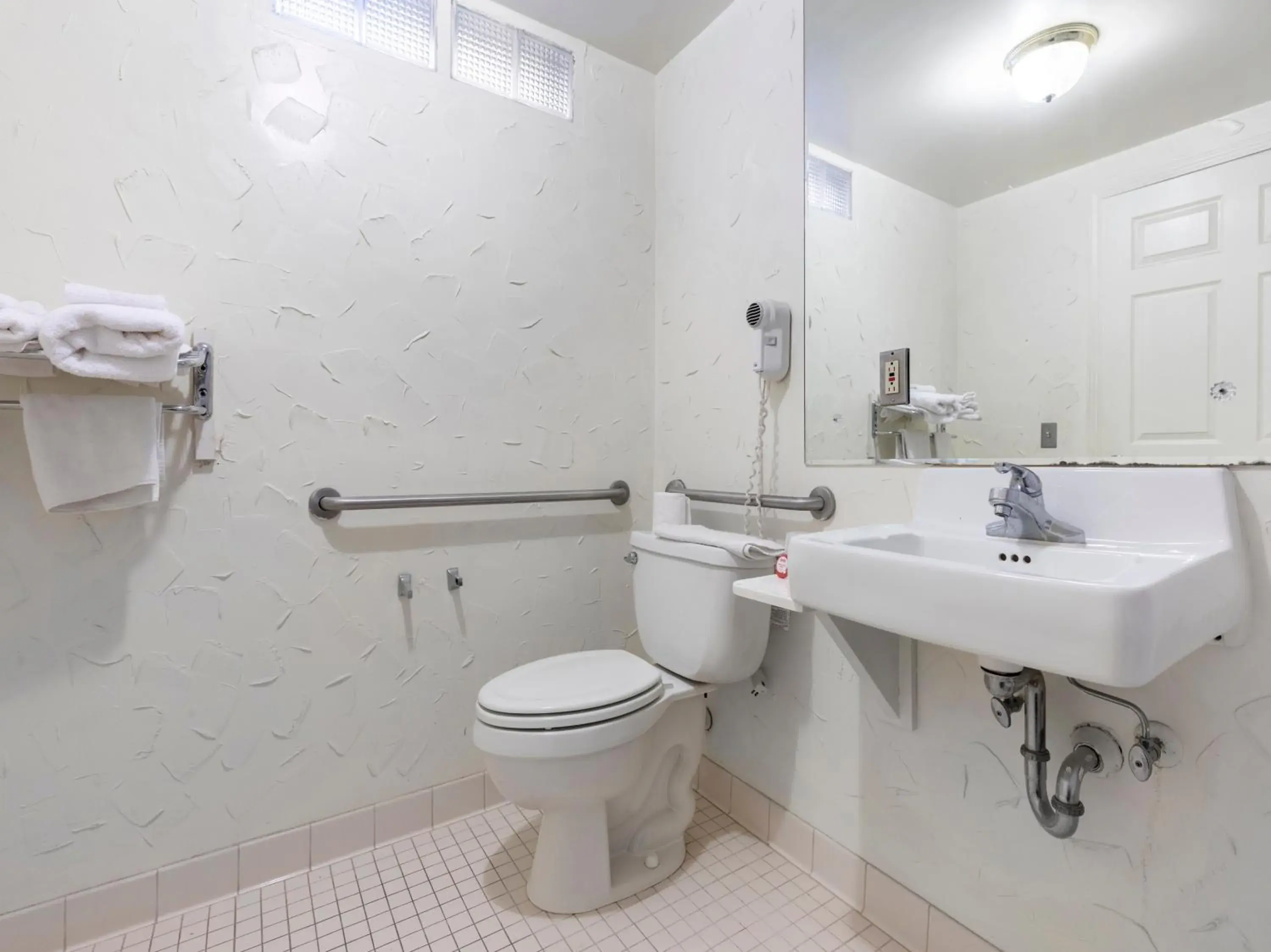 Bathroom in Mansion View Inn & Suites