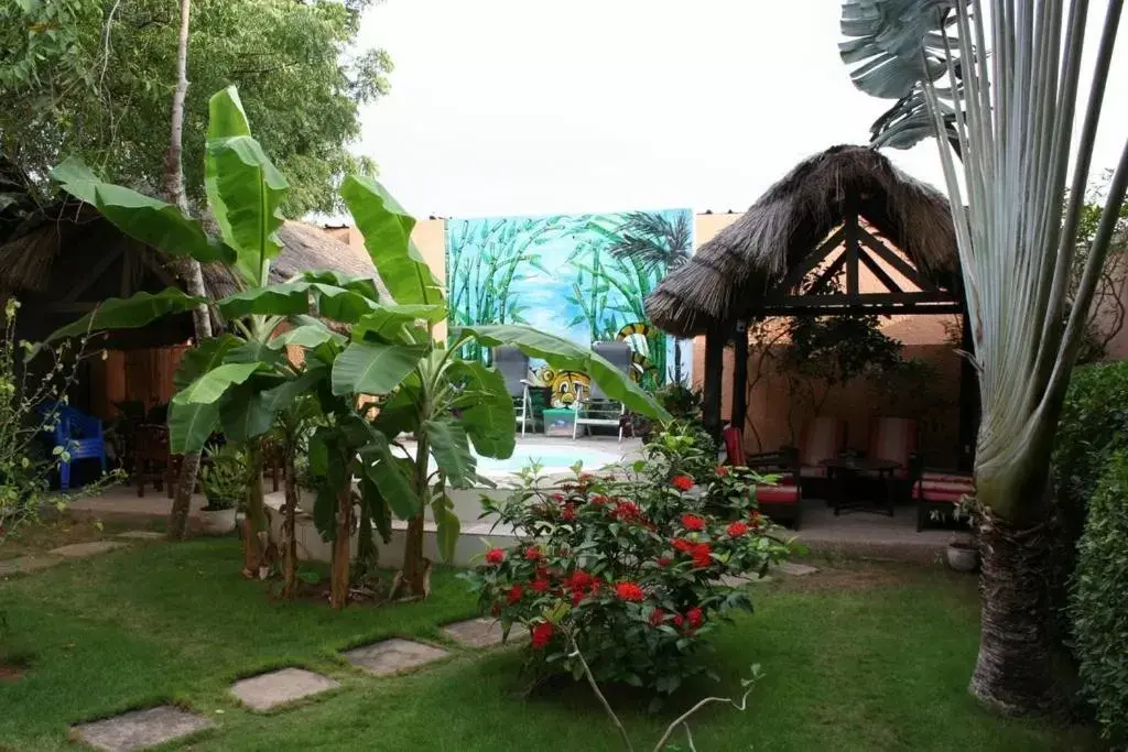 Garden, Property Building in Hotel Aurore Lomé