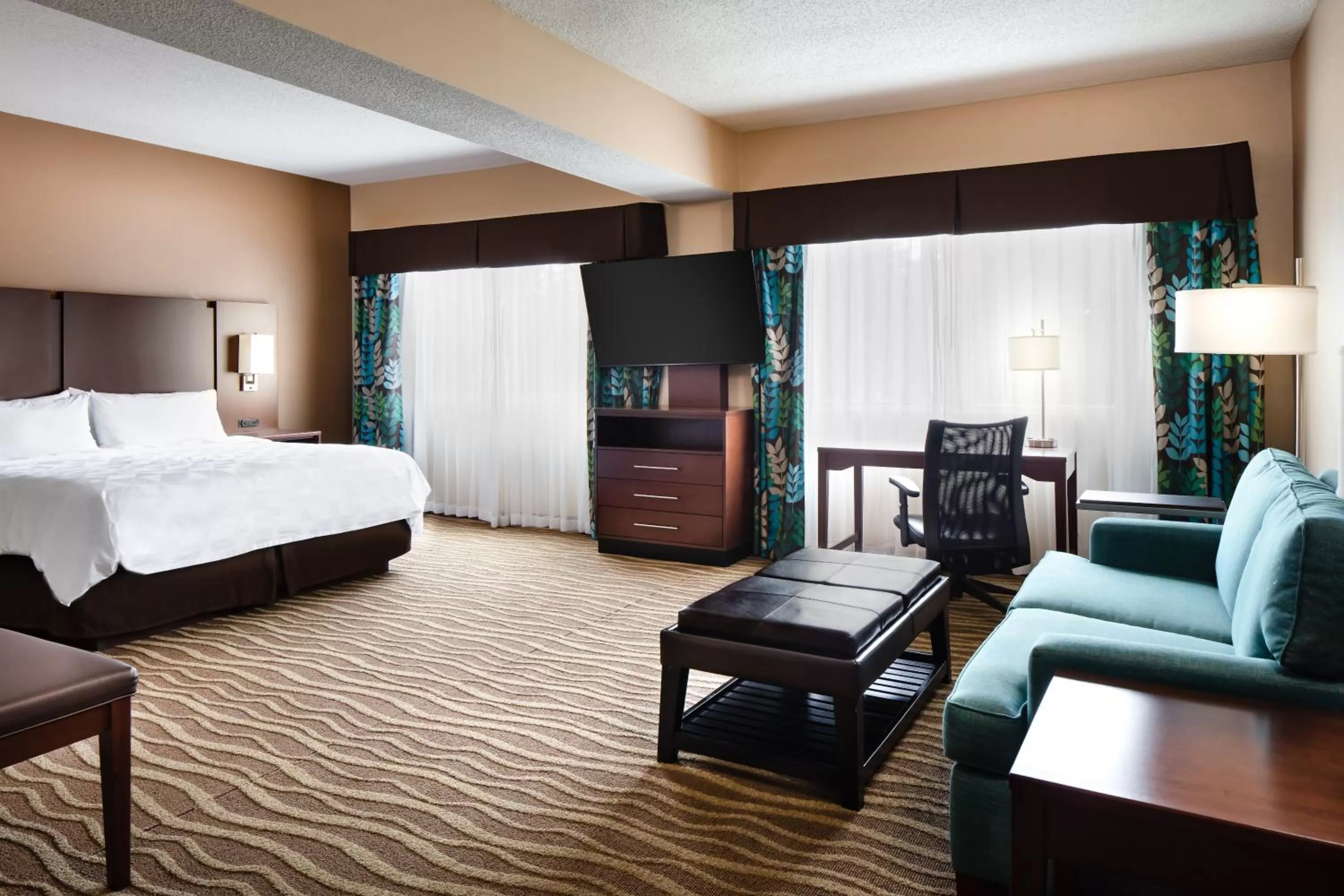 TV and multimedia, Bed in Holiday Inn Hotel & Suites Overland Park-West by IHG