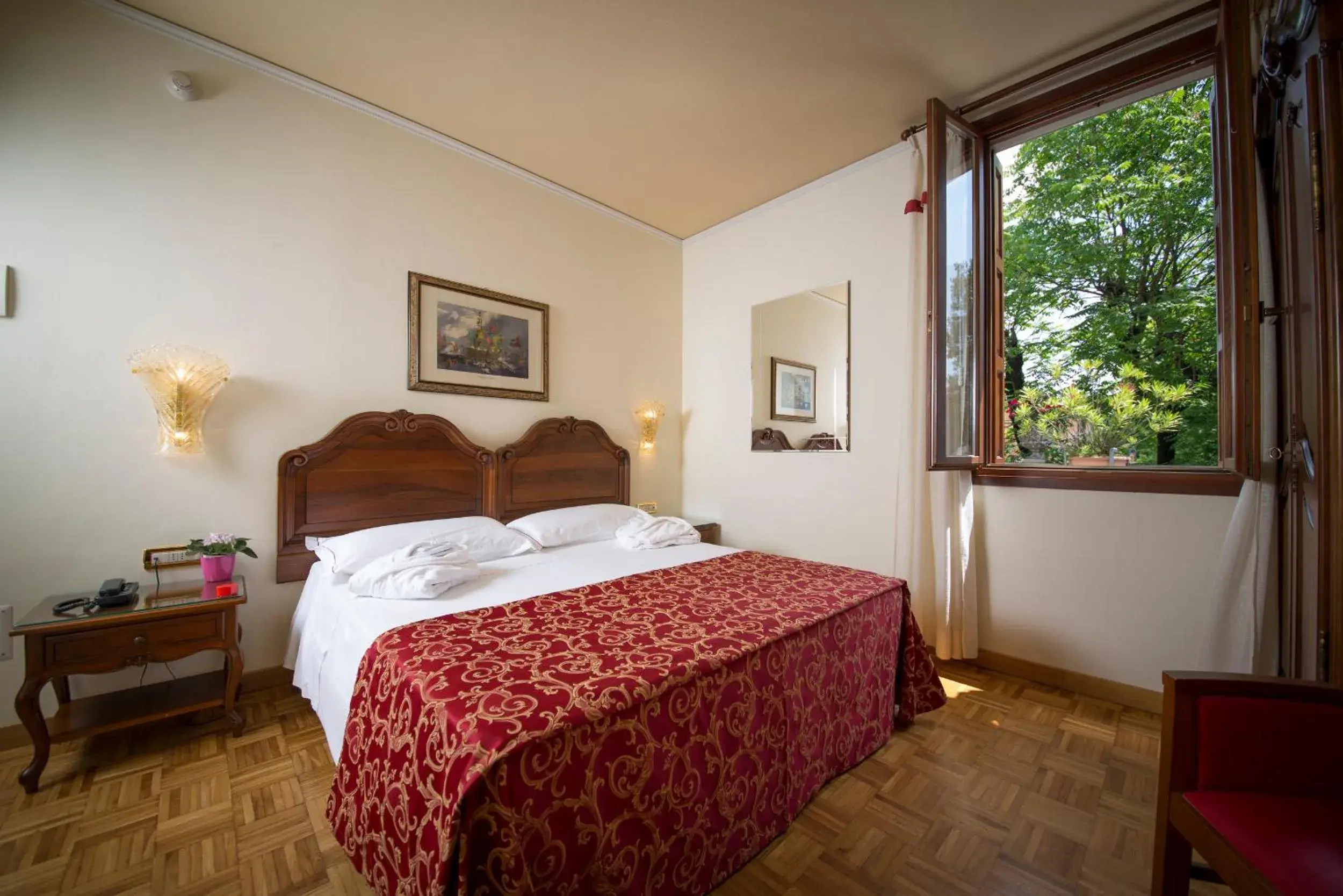 View (from property/room), Bed in Hotel Spessotto
