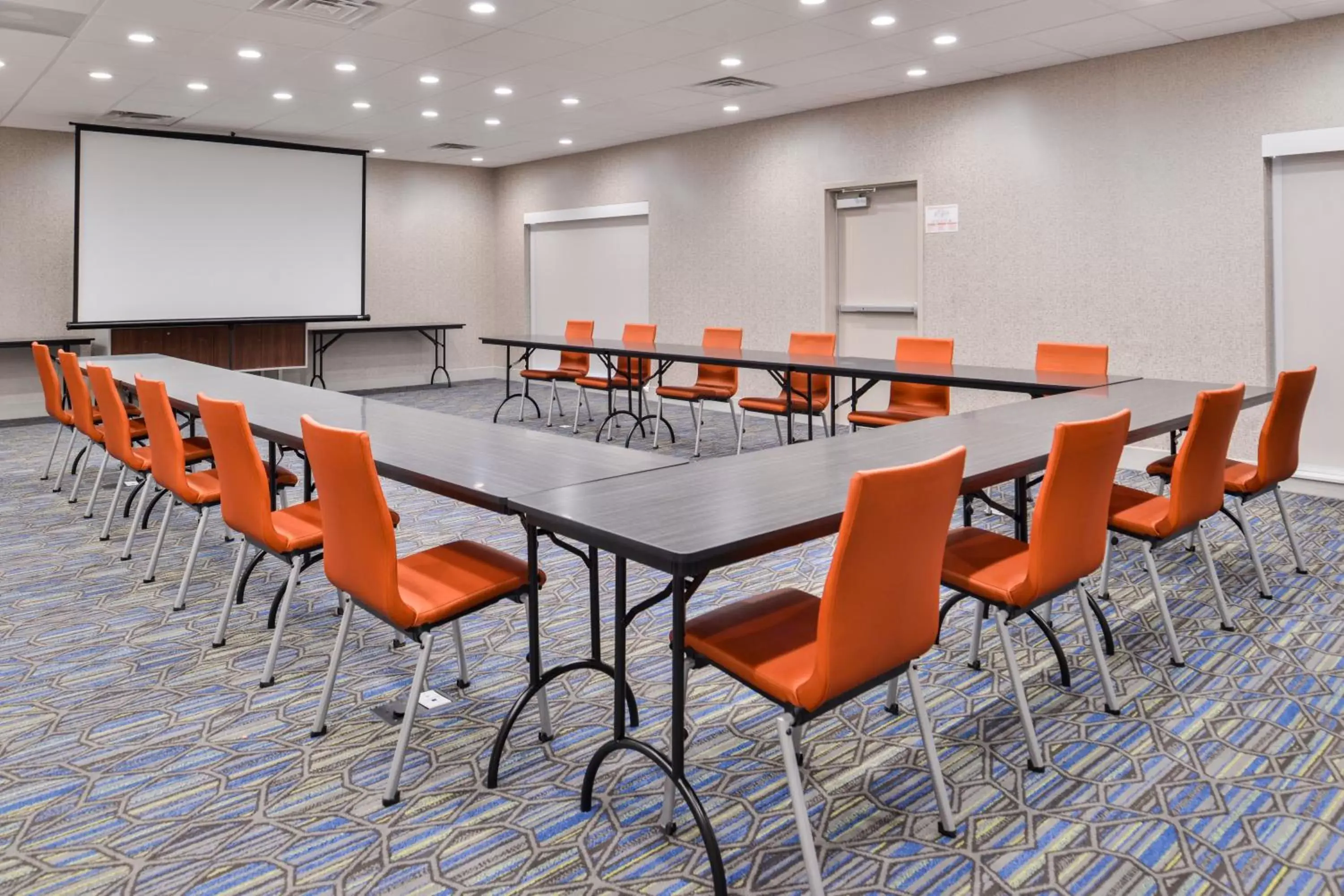 Meeting/conference room in Holiday Inn Express - Early, an IHG Hotel