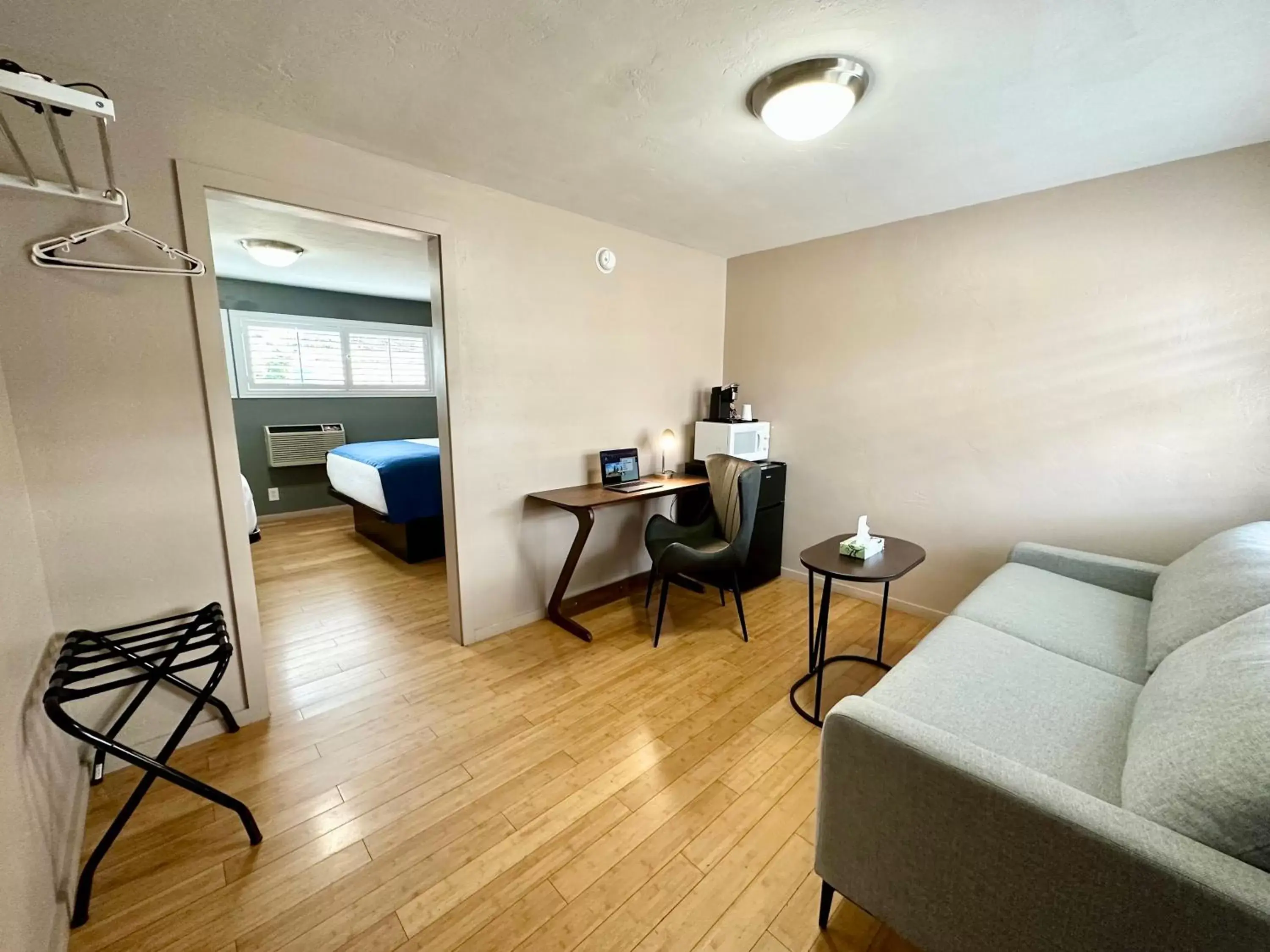 Queen Suite in Ashland Motel - Oregon Queen Suite in Ashland Motel - Oregon