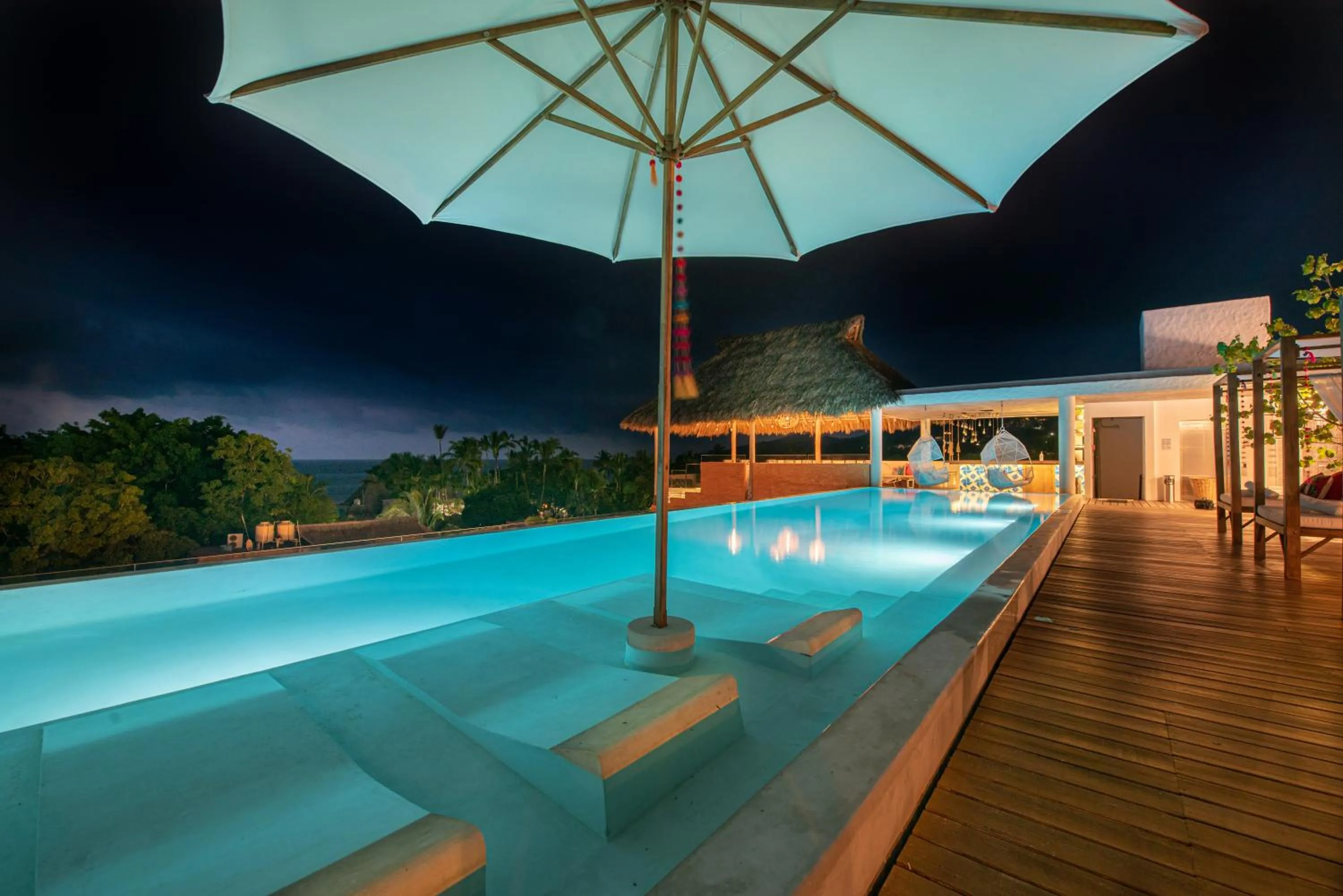 Night in Sayulinda Hotel