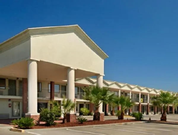 Super 8 by Wyndham Breaux Bridge