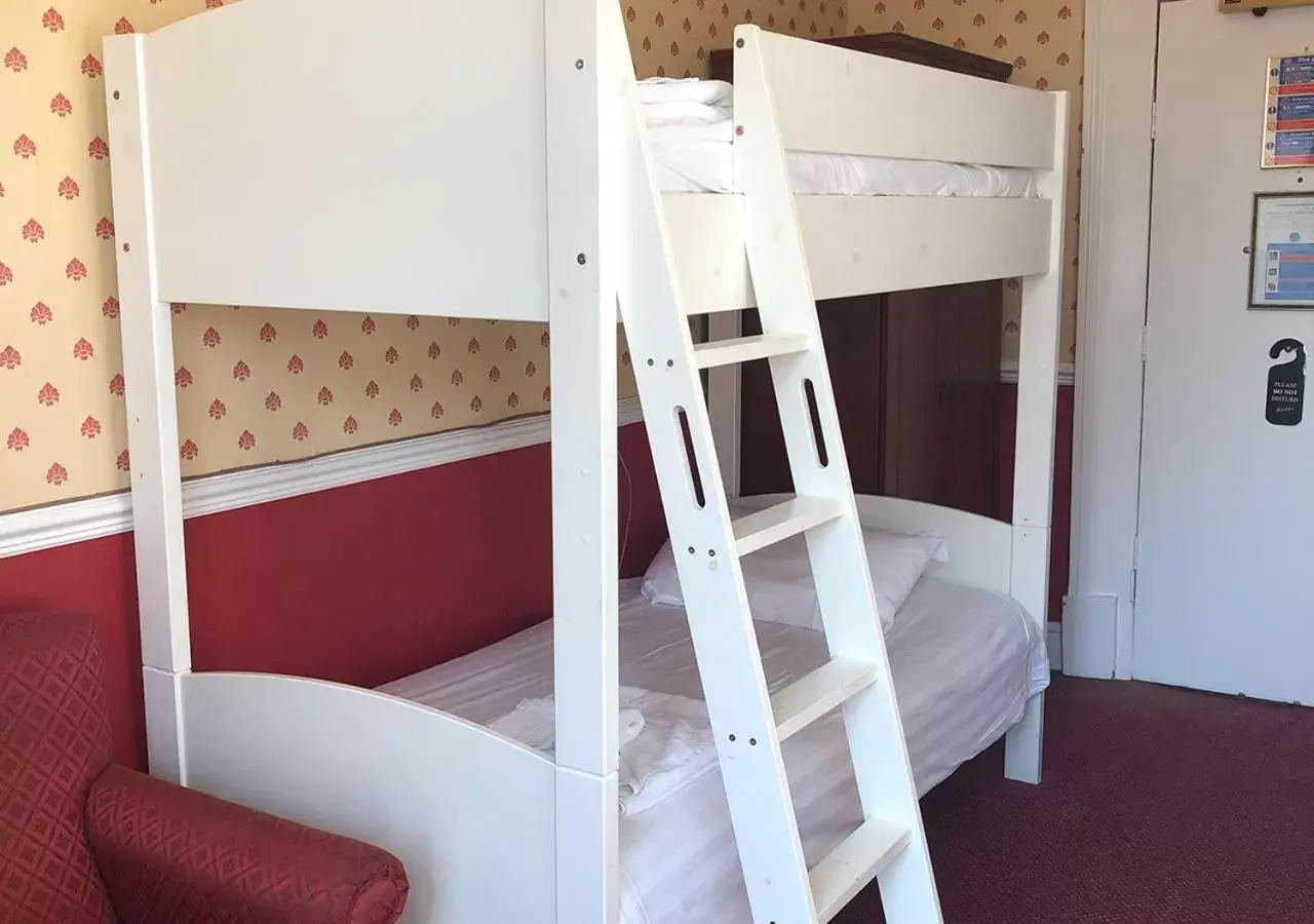 Bunk Bed in The Royal Hotel