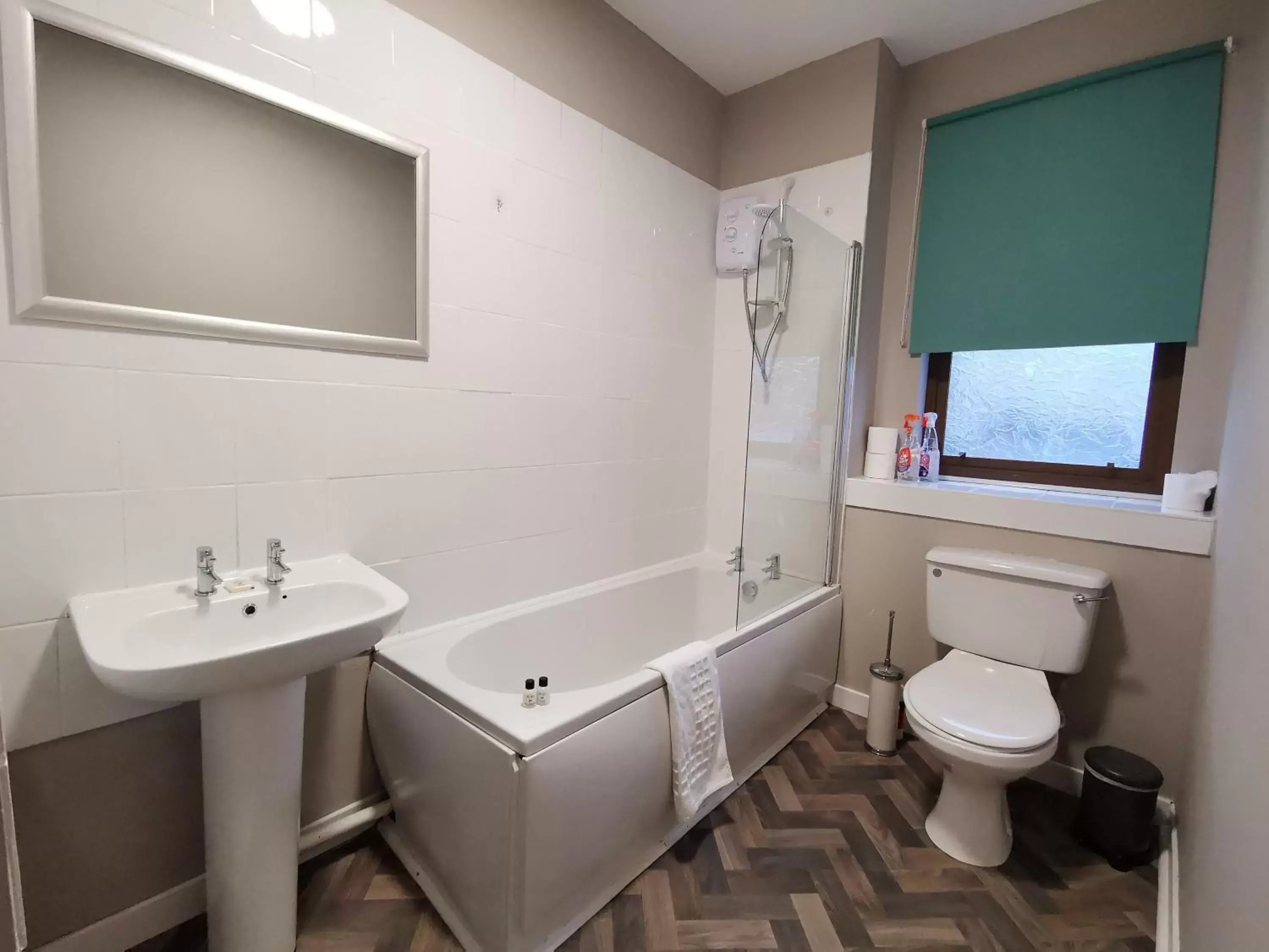 Bathroom in Friars Wynd Hotel