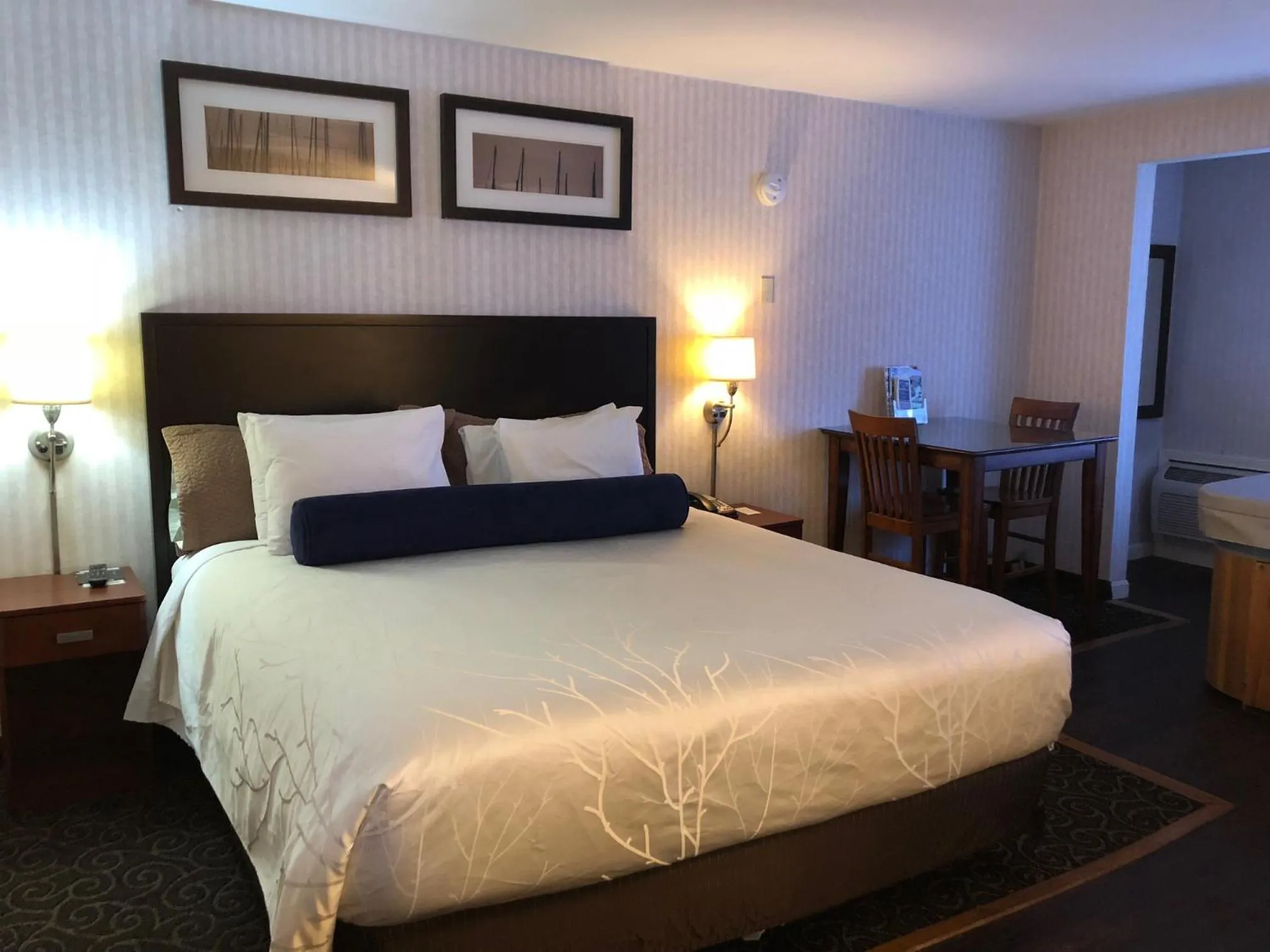 Bedroom, Bed in The Black Mountain Inn