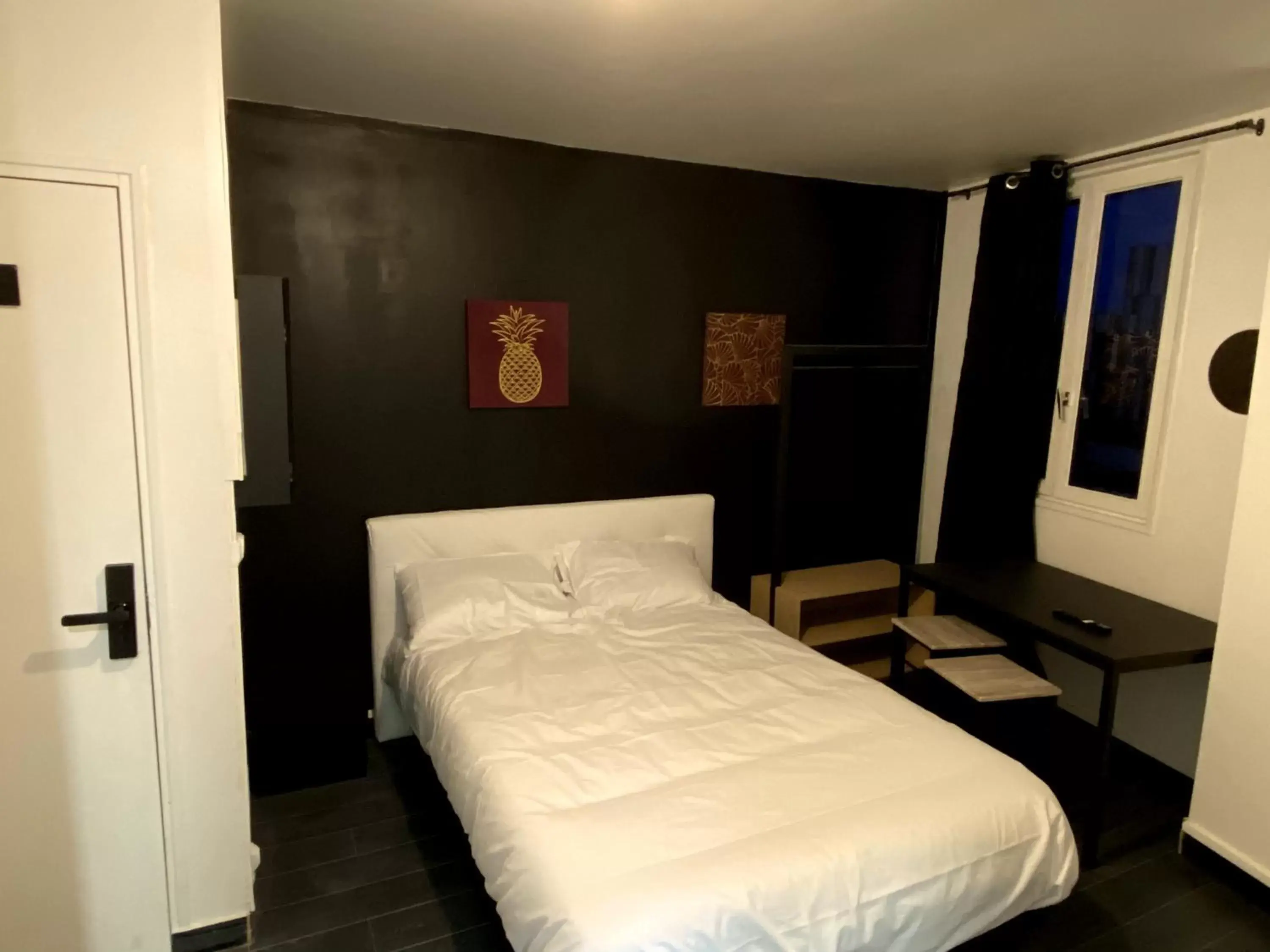 Bed in Lh Rooms Location