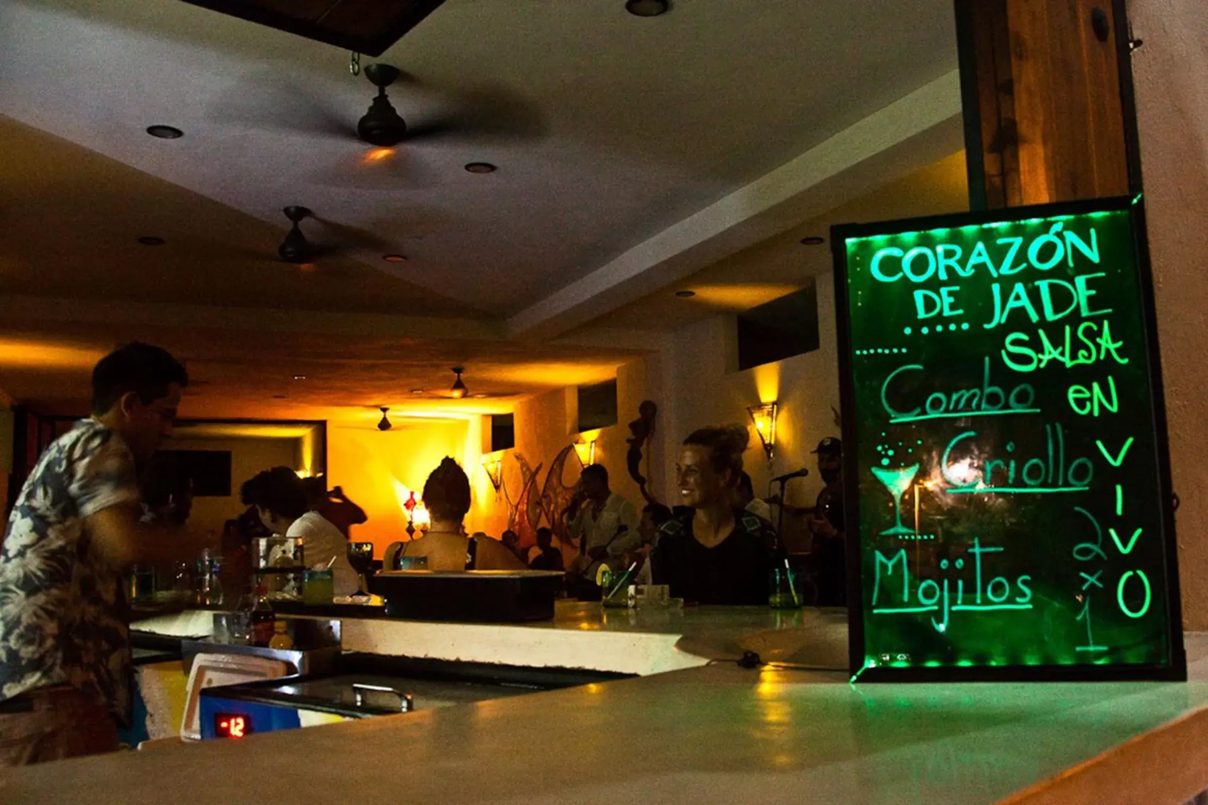 Restaurant/places to eat in Corazon De Jade