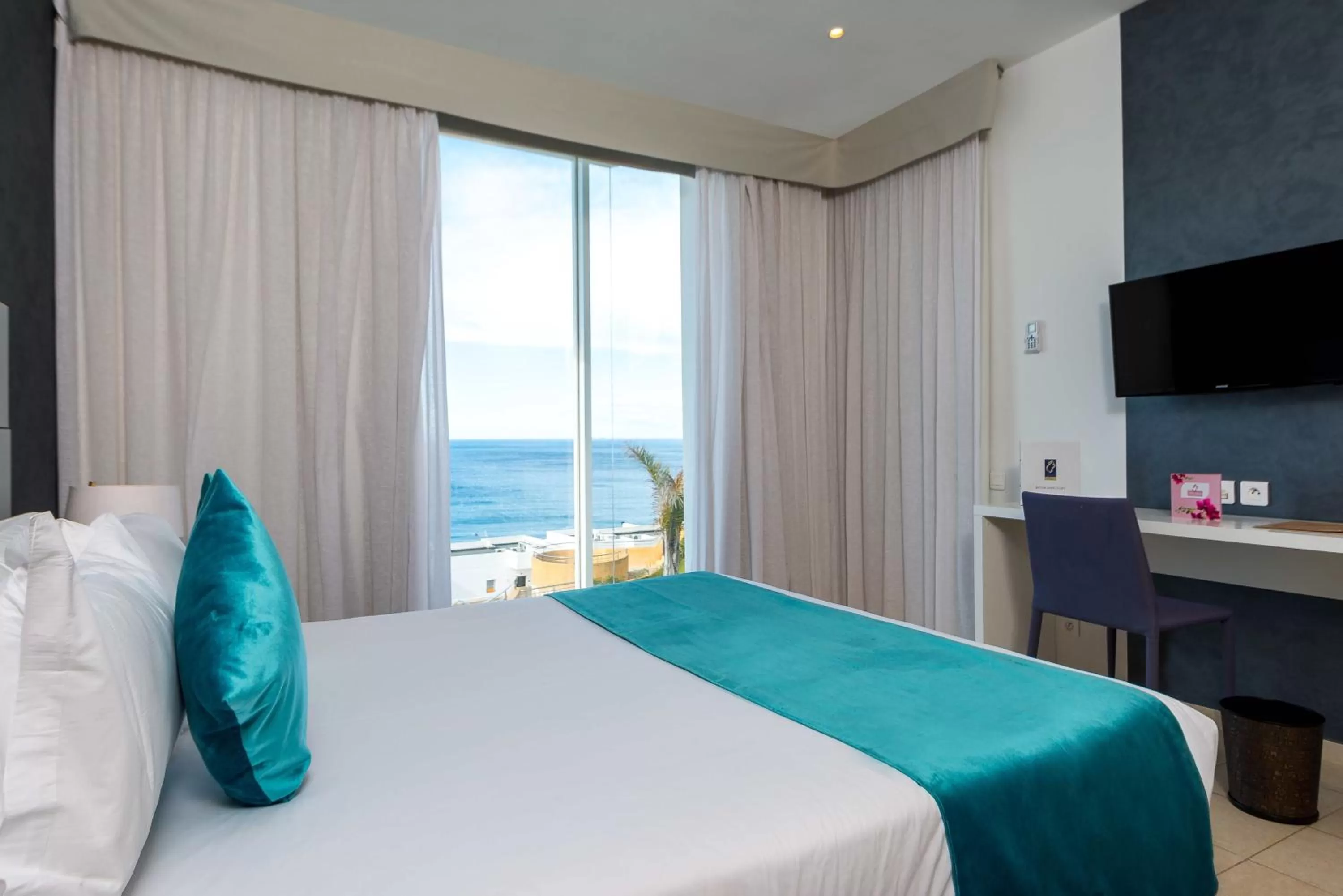 Bedroom, Bed in Hotel Farah Tanger