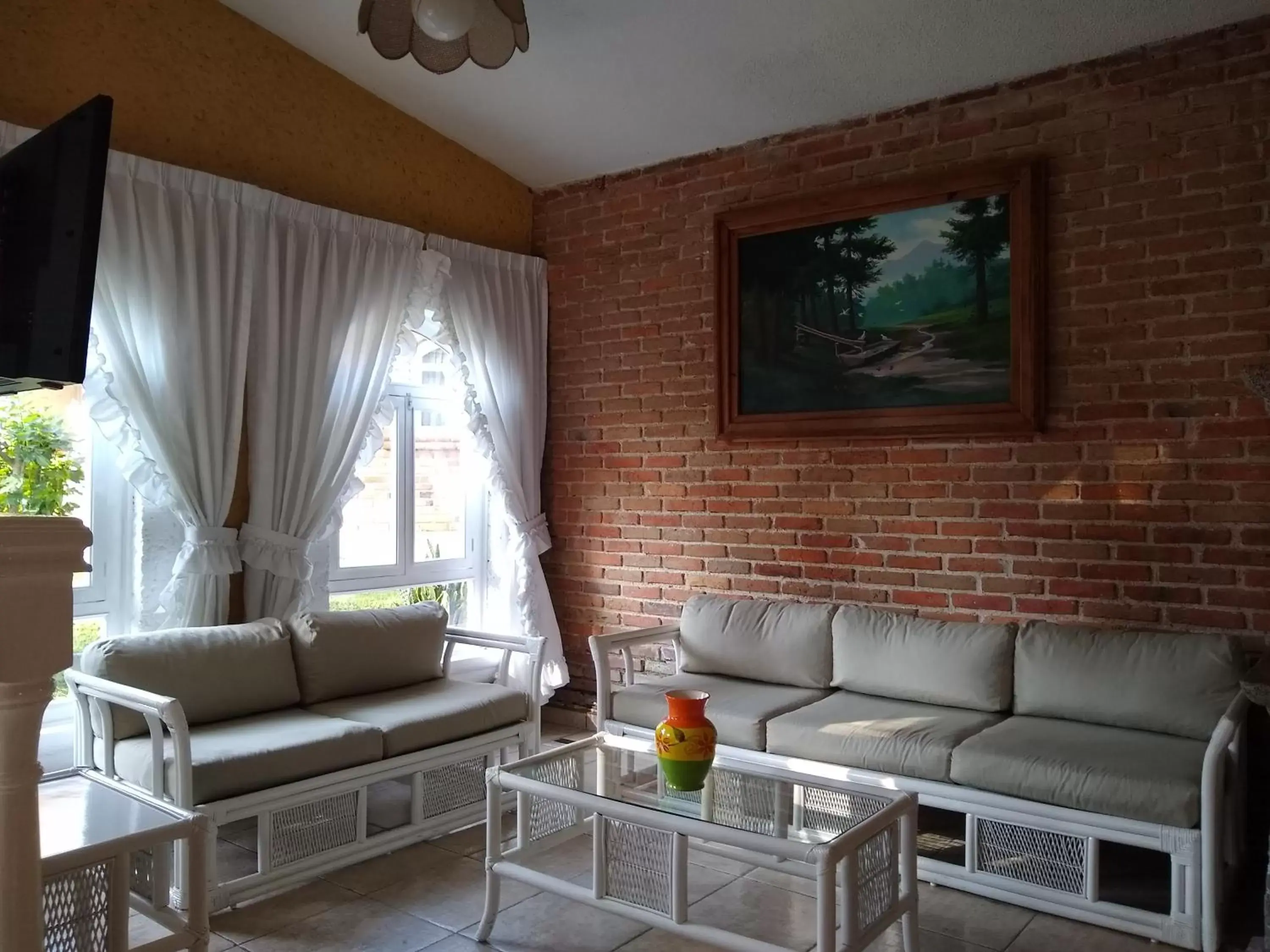 Seating Area in Hotel Villa Monarca Inn