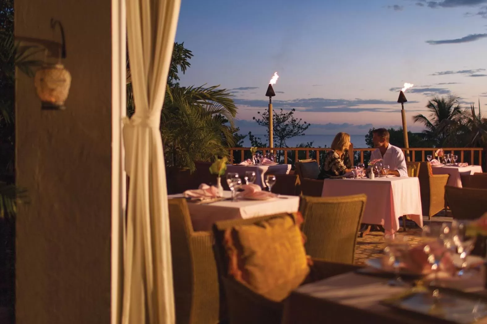 Restaurant/places to eat in Couples Swept Away