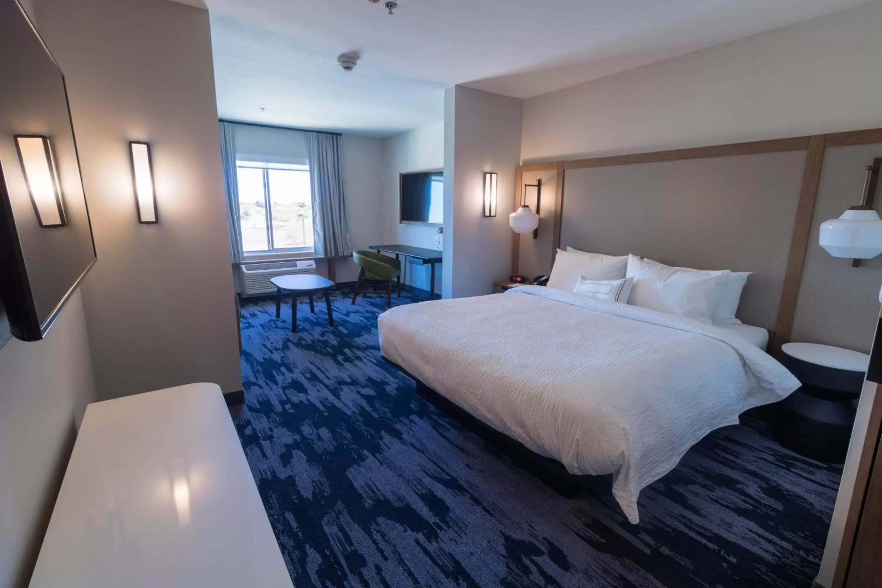 Photo of the whole room, Bed in Fairfield Inn & Suites by Marriott Brownsville North